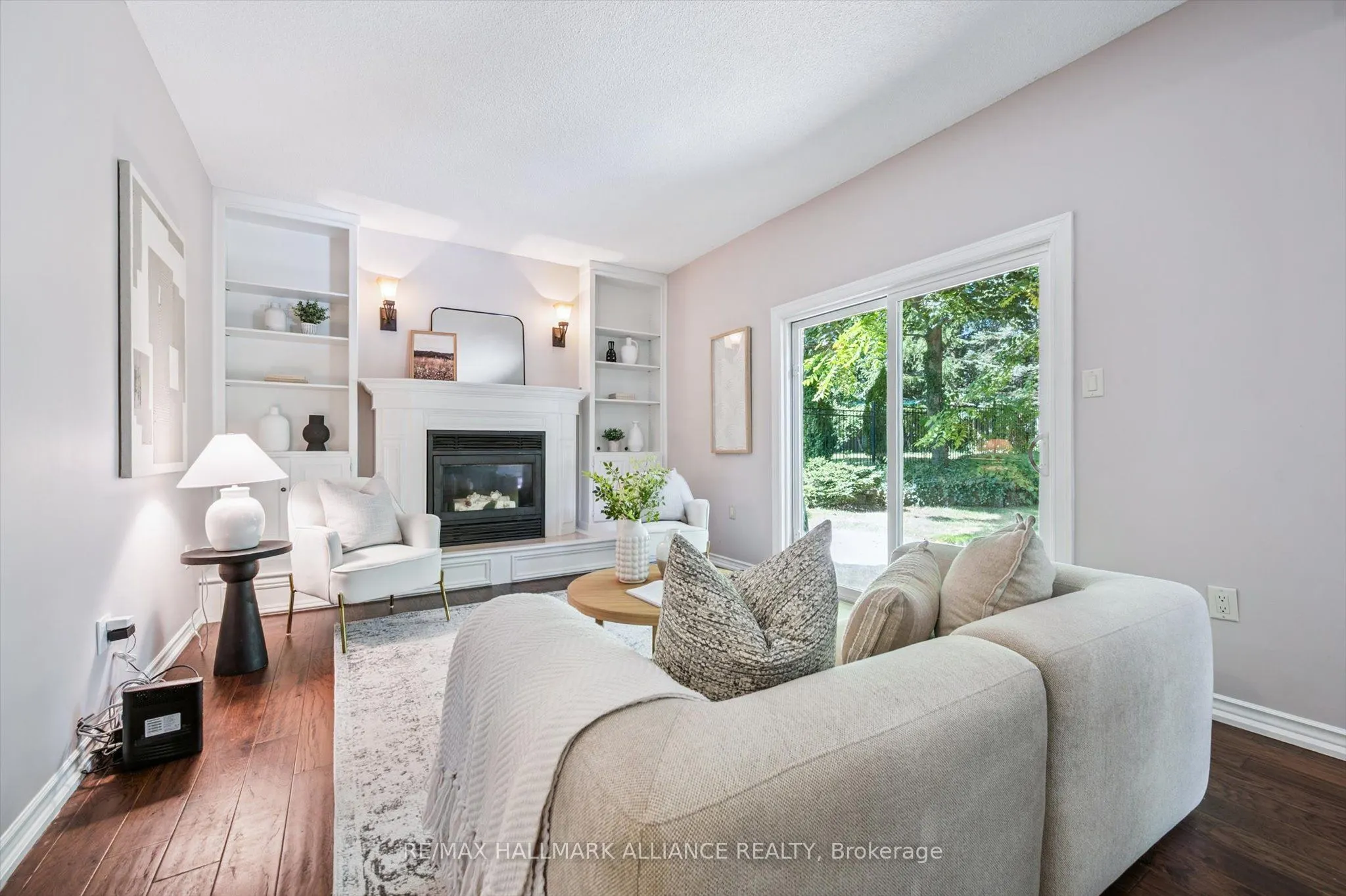 6 Coachman Crescent