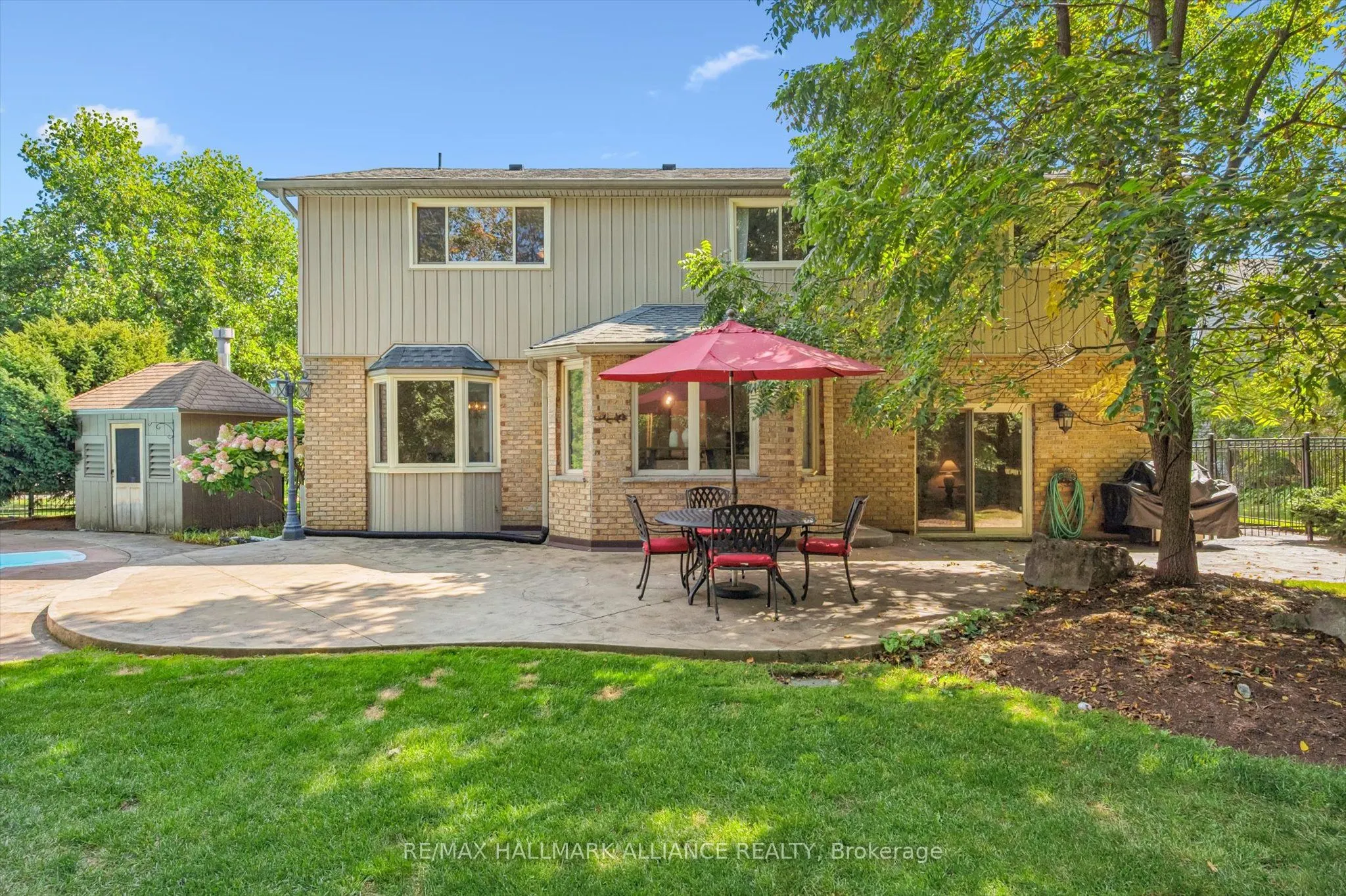 6 Coachman Crescent