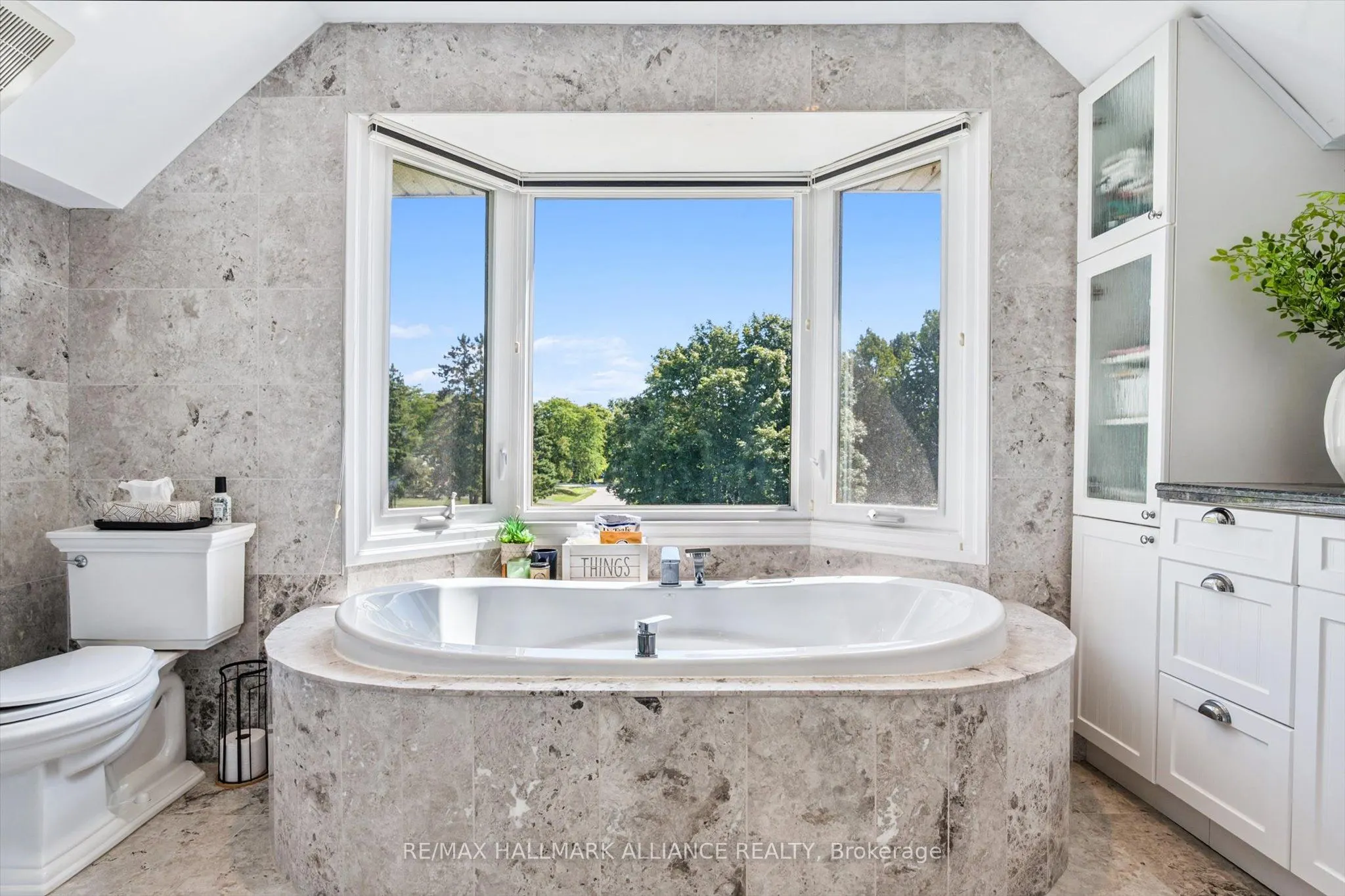 6 Coachman Crescent