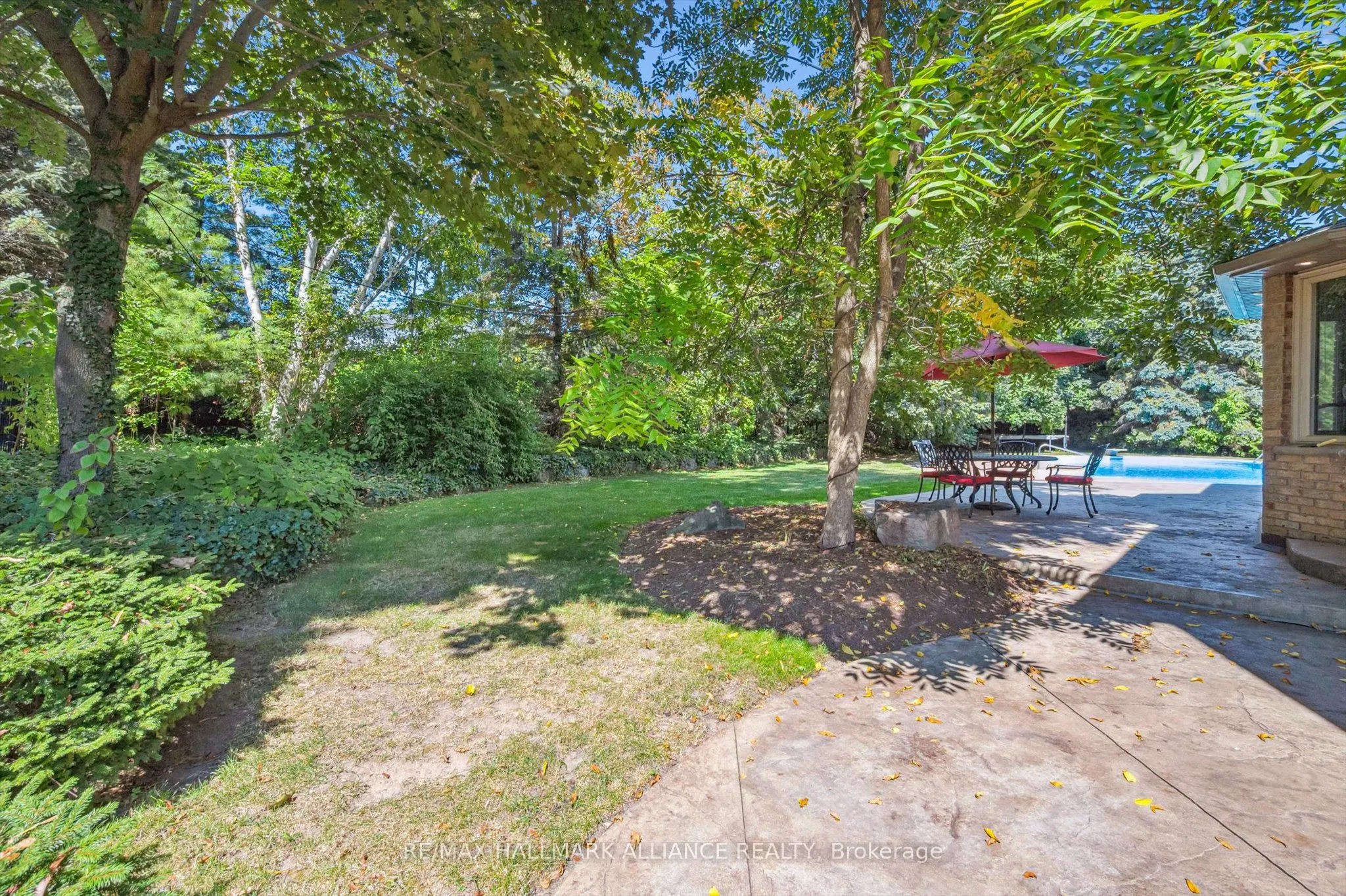 6 Coachman Crescent