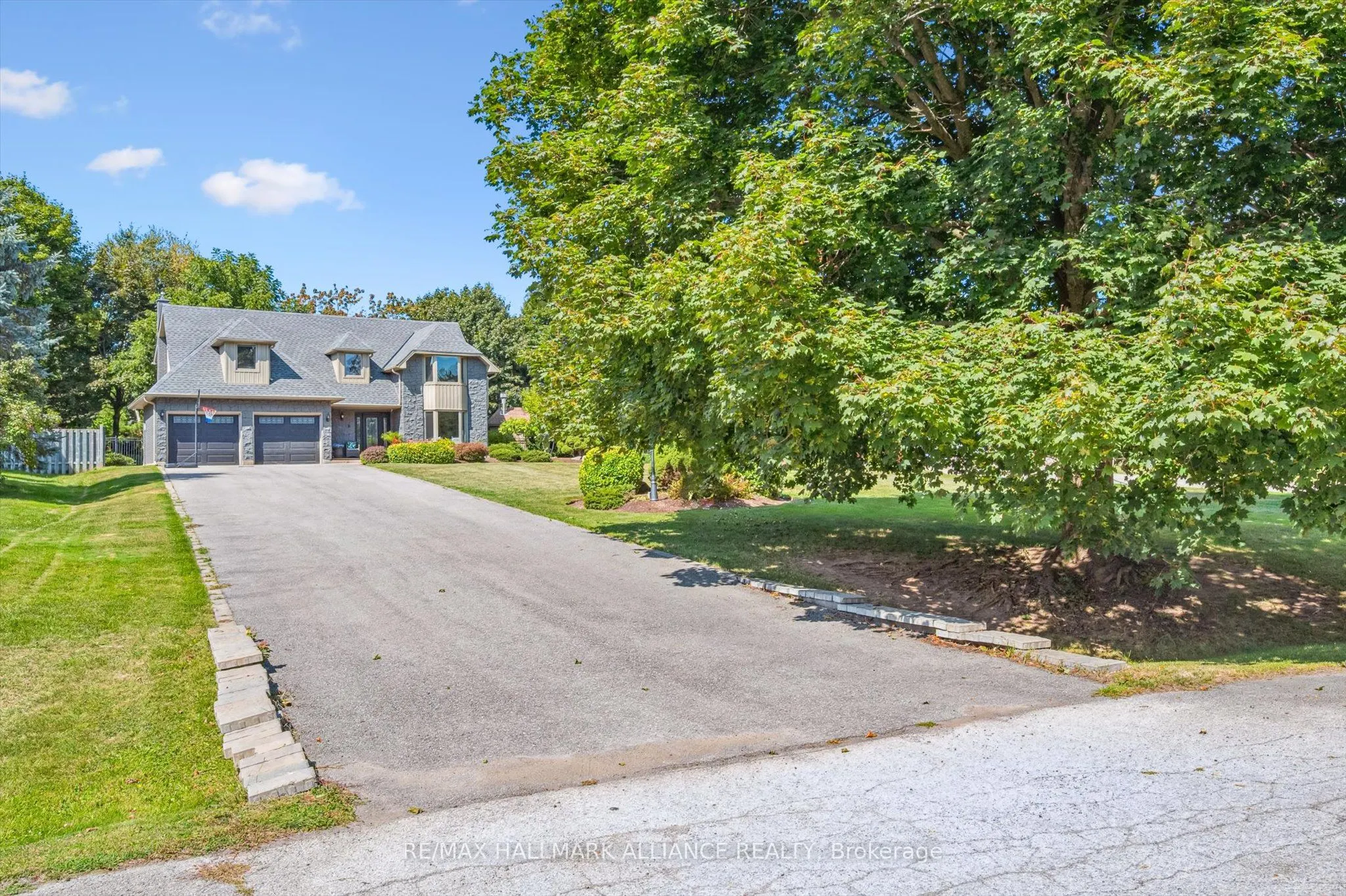 6 Coachman Crescent