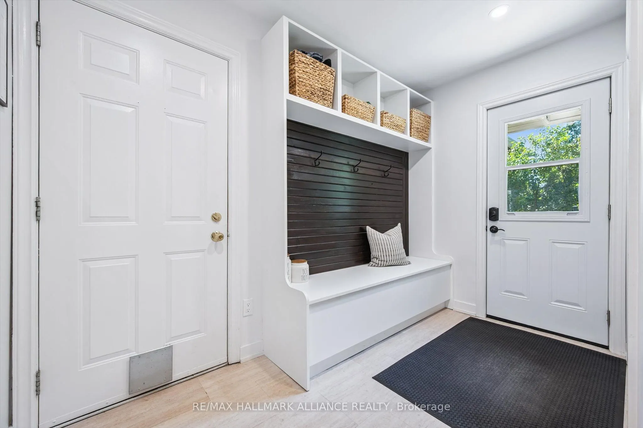 6 Coachman Crescent
