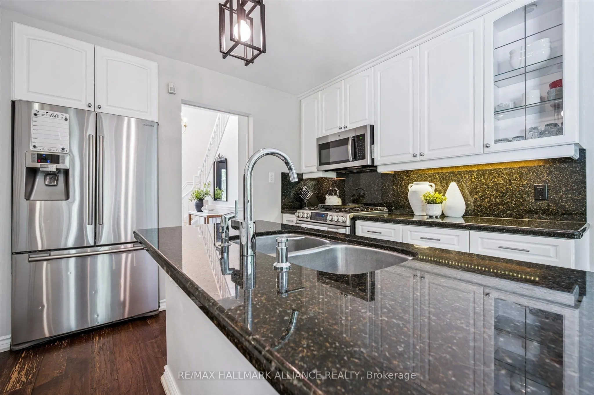 6 Coachman Crescent