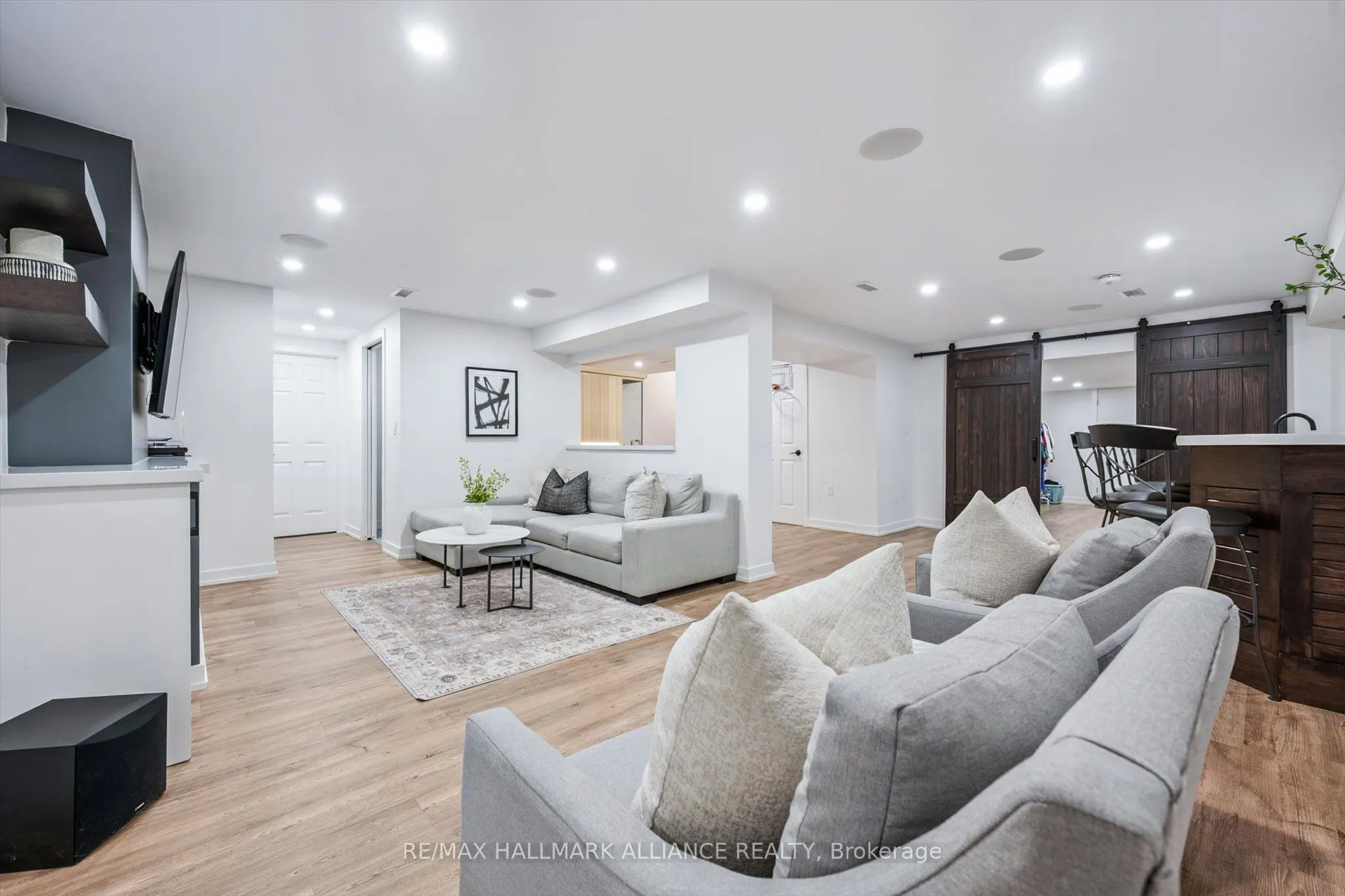 6 Coachman Crescent