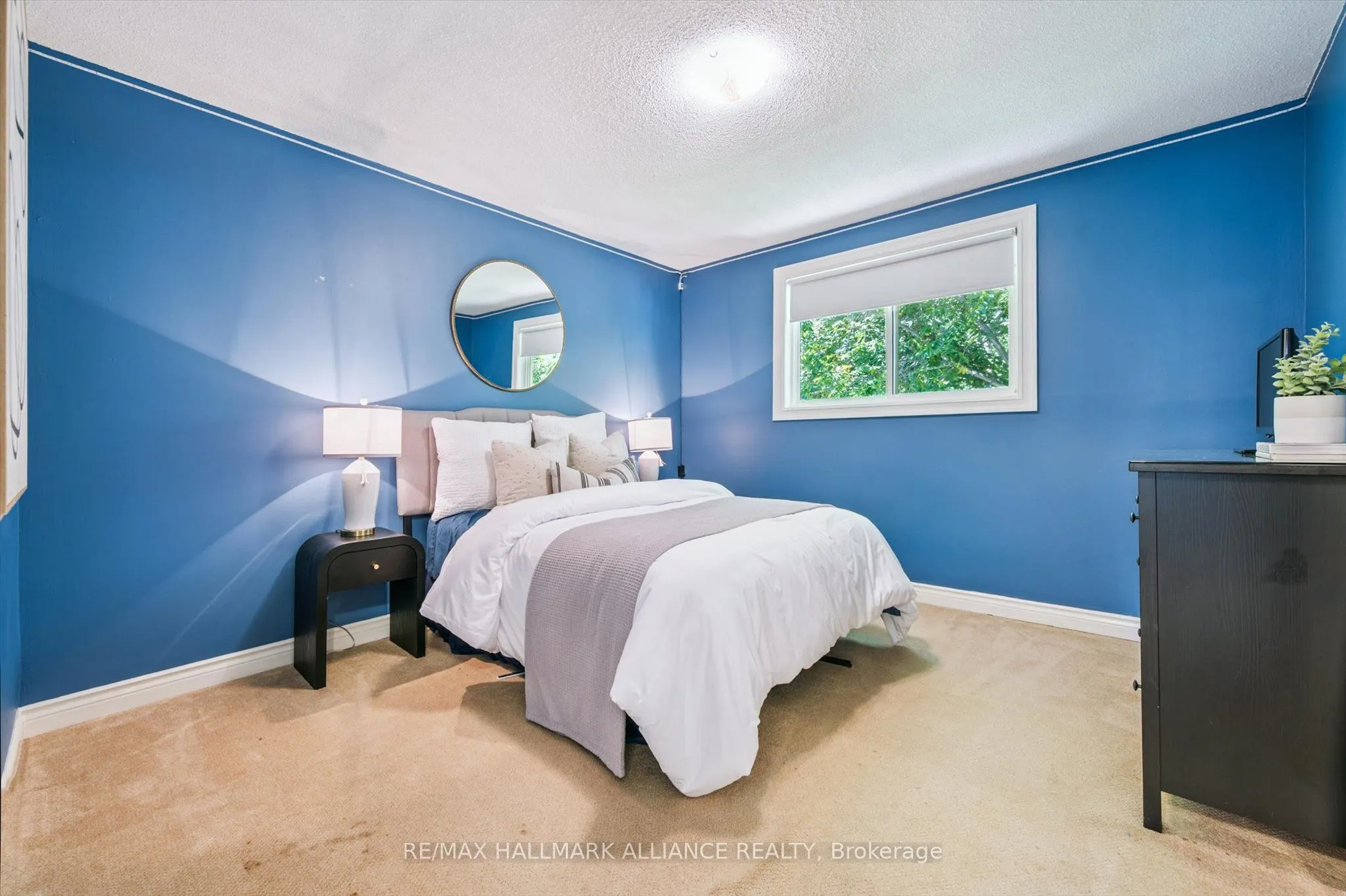 6 Coachman Crescent