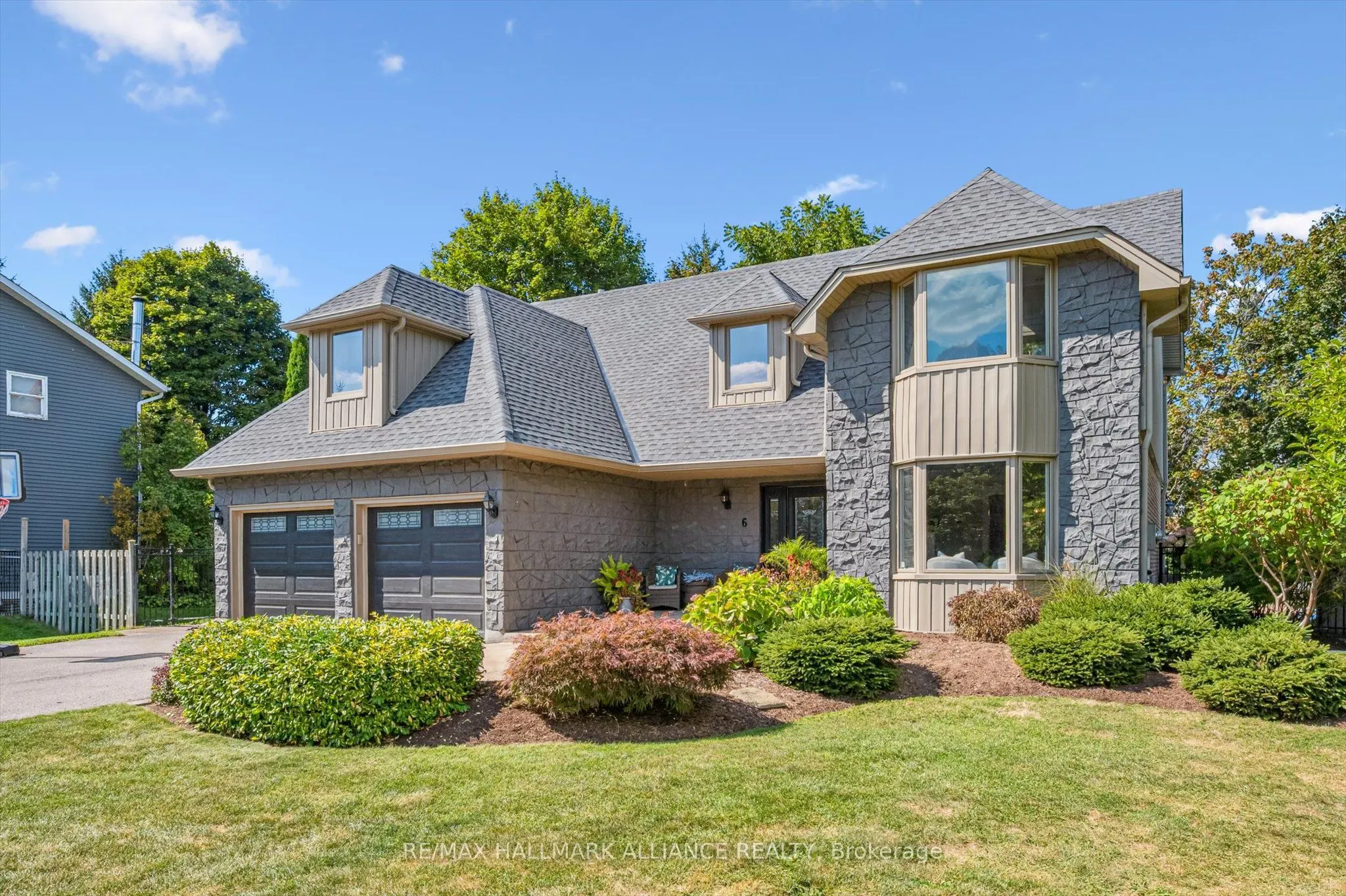 6 Coachman Crescent