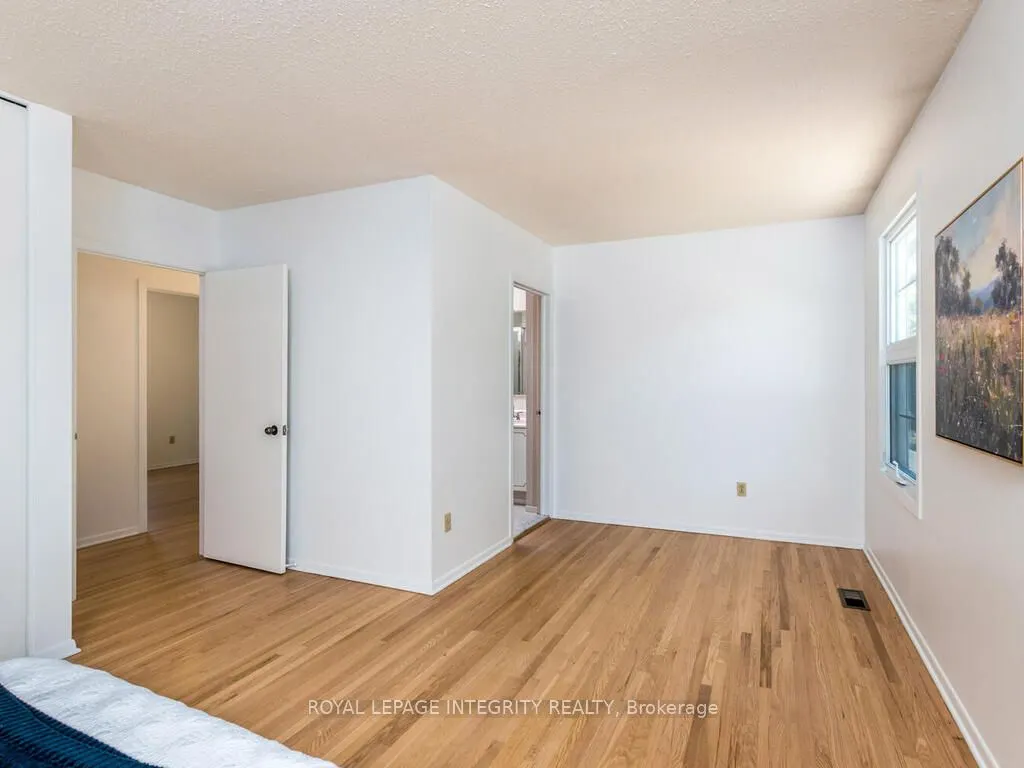 2150 Dutton Crescent