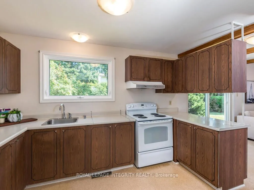 2150 Dutton Crescent