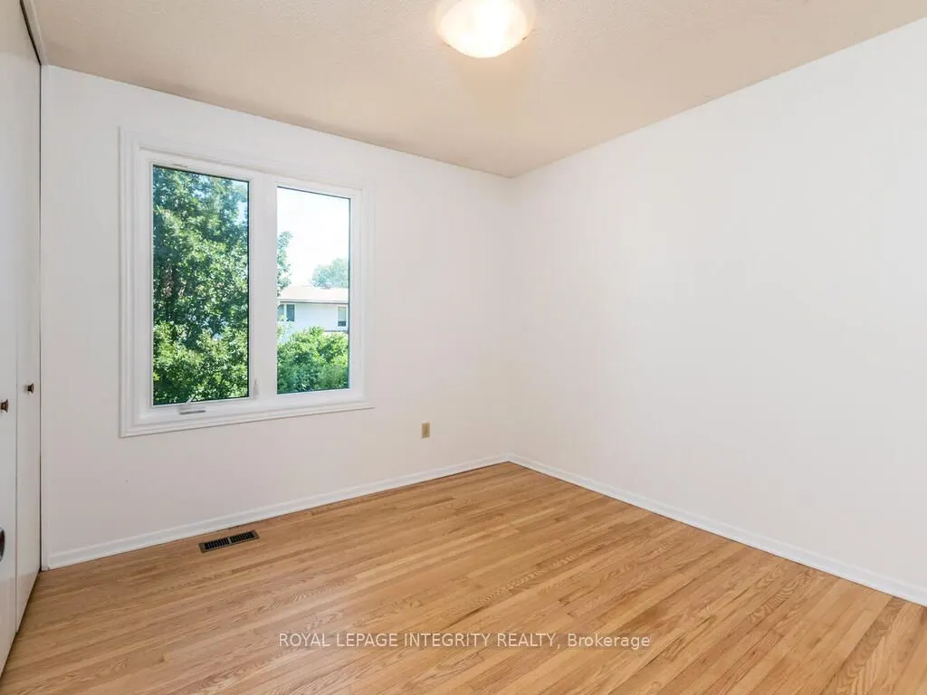2150 Dutton Crescent
