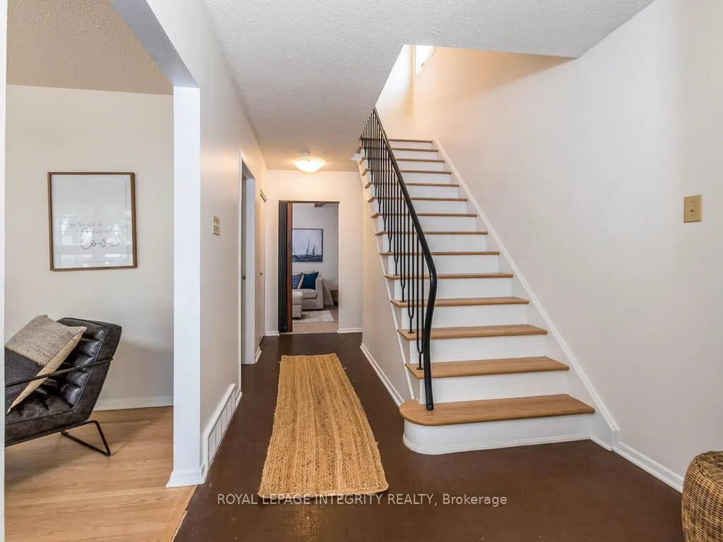 2150 Dutton Crescent