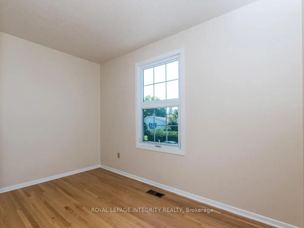 2150 Dutton Crescent