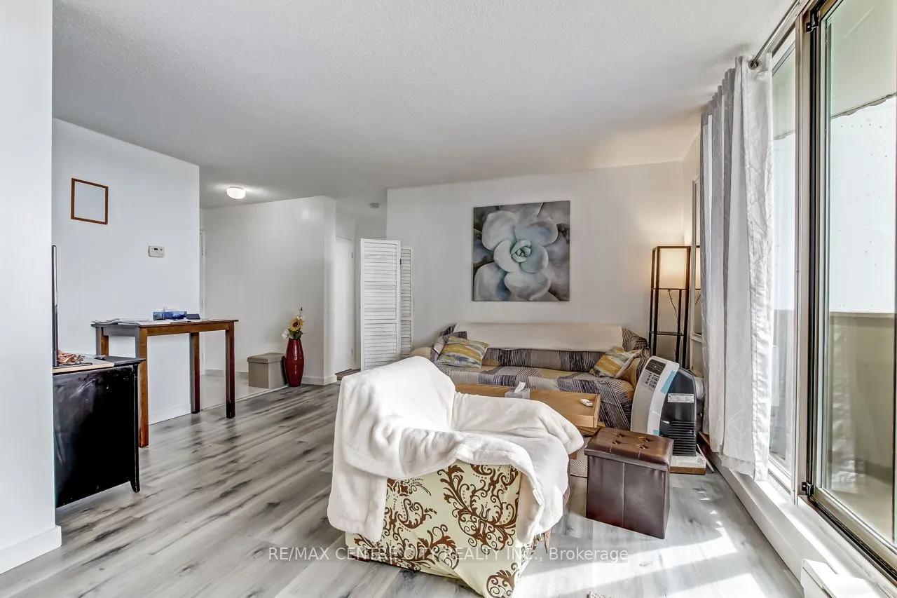 1103 JALNA Boulevard, #606