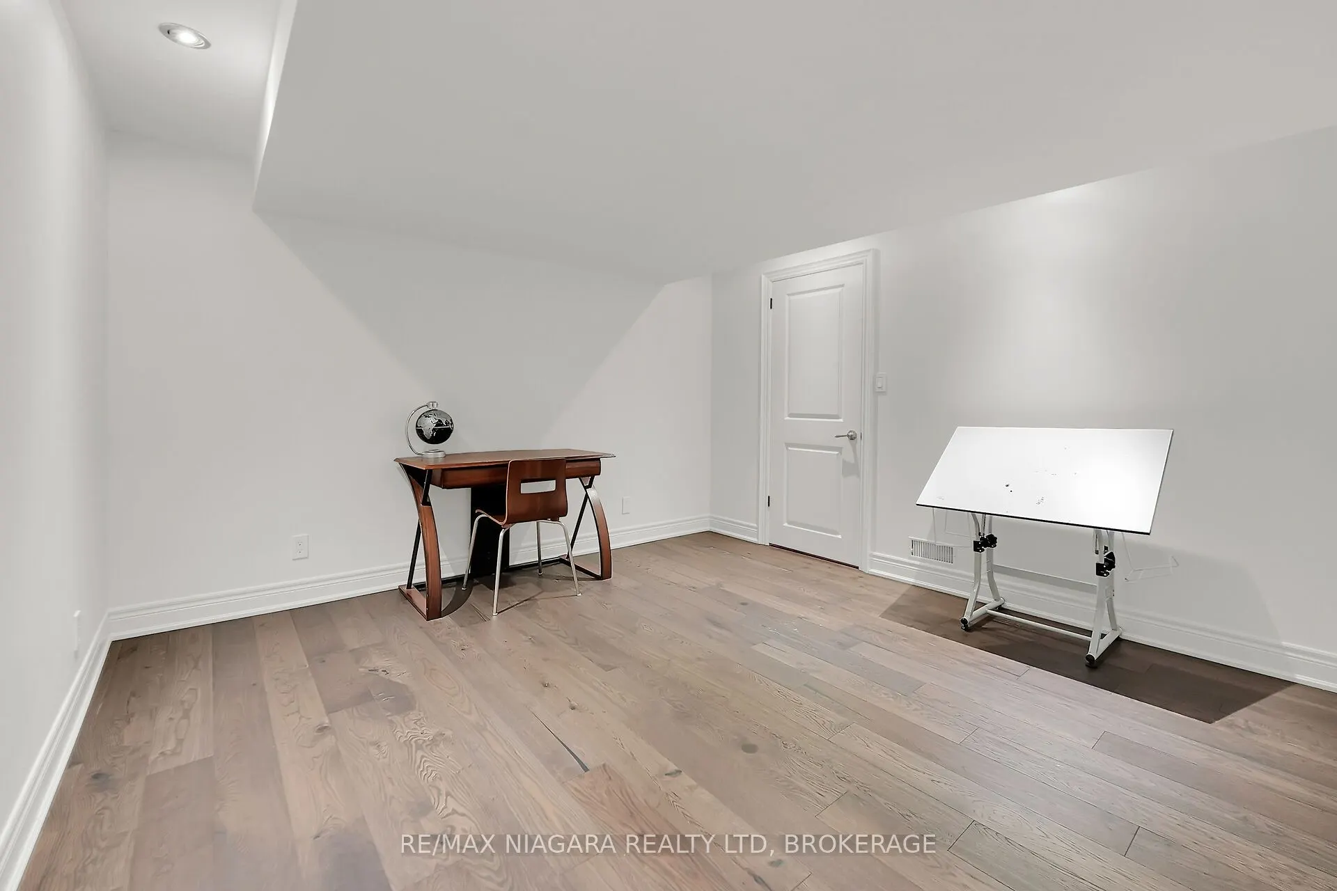 5 Lucerne Place