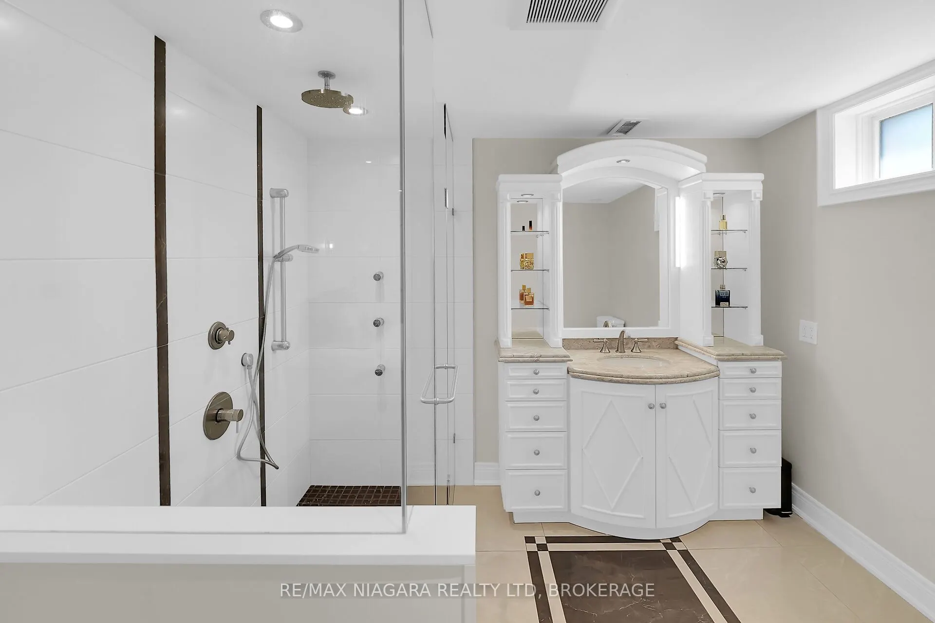 5 Lucerne Place