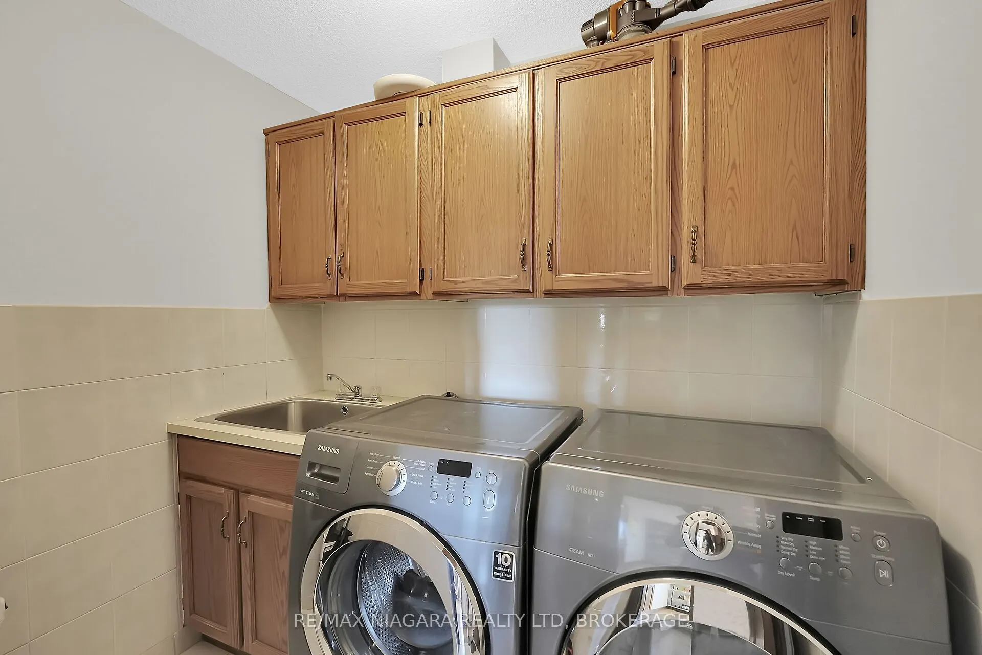 5 Lucerne Place
