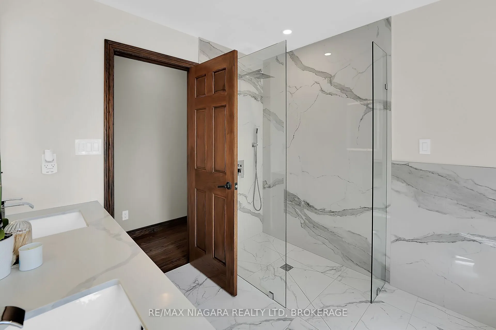 5 Lucerne Place