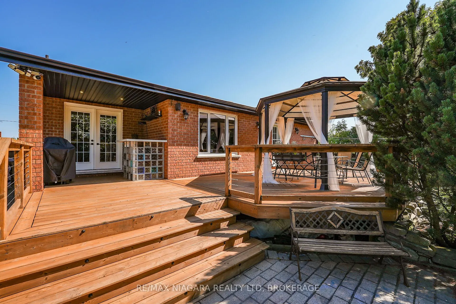 5 Lucerne Place
