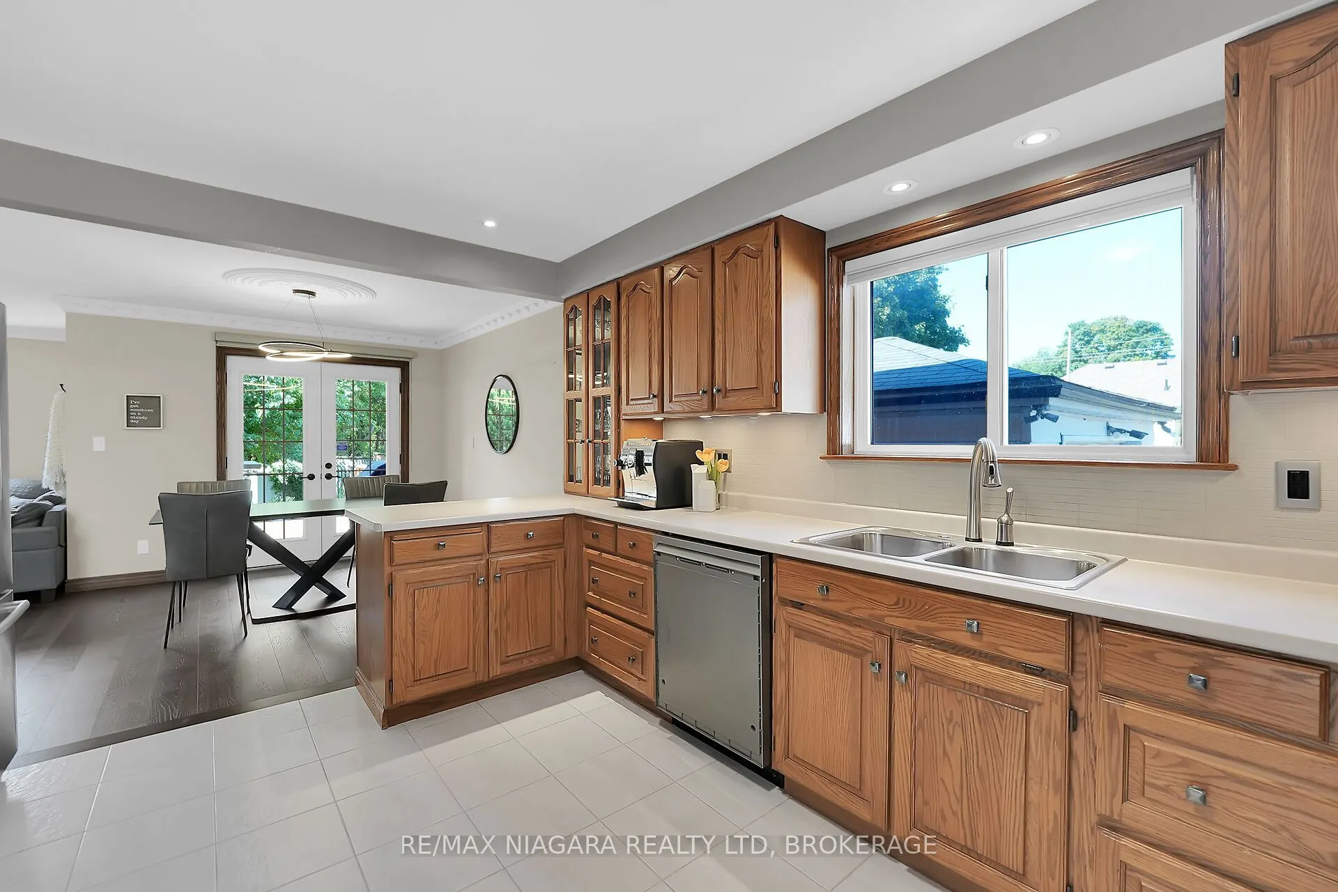 5 Lucerne Place