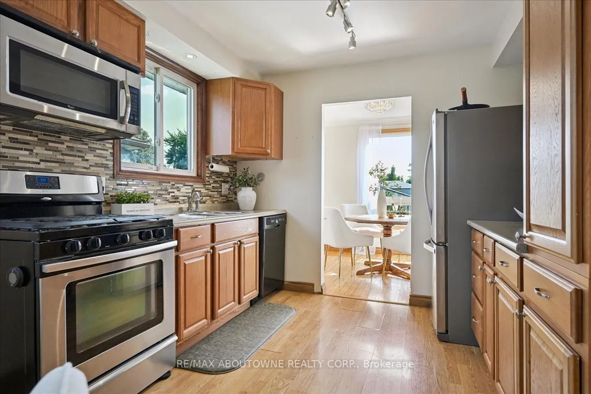 85 Birchcliffe Crescent