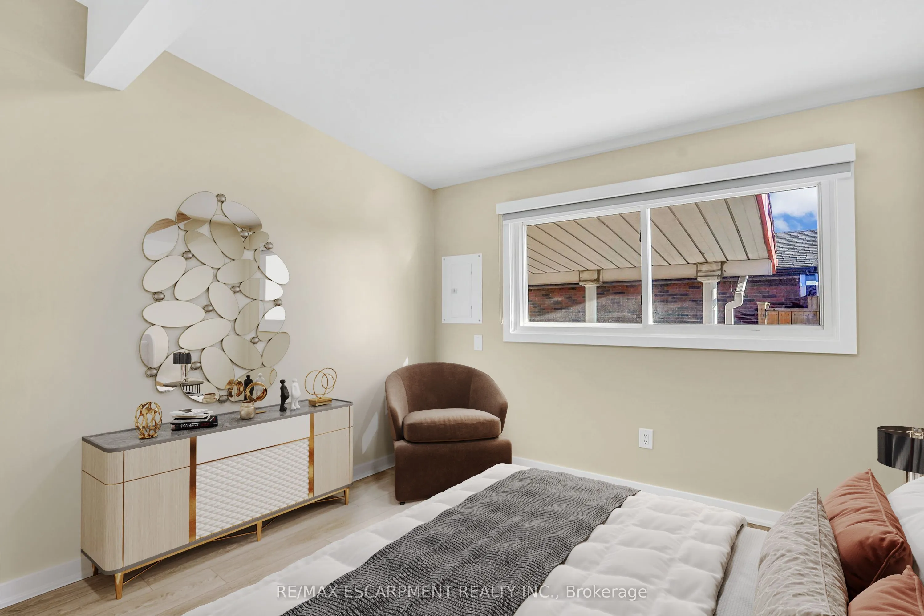 782 Mohawk Road E, #A
