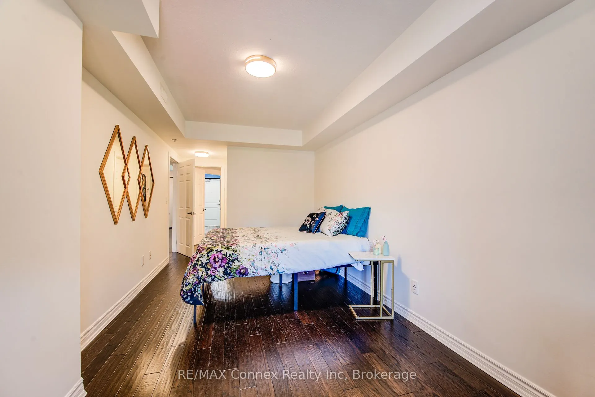 245 Scotland Street, #214