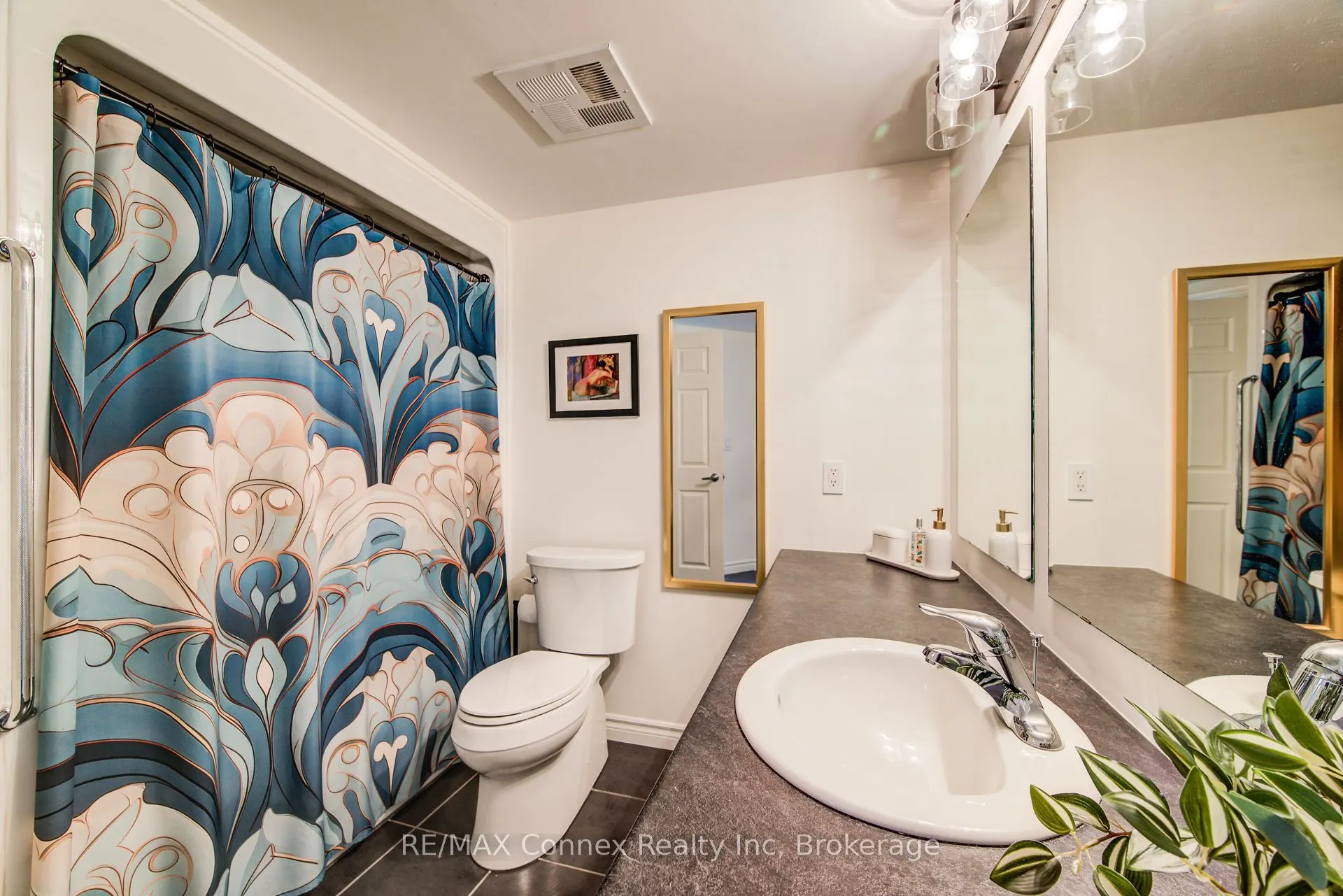 245 Scotland Street, #214