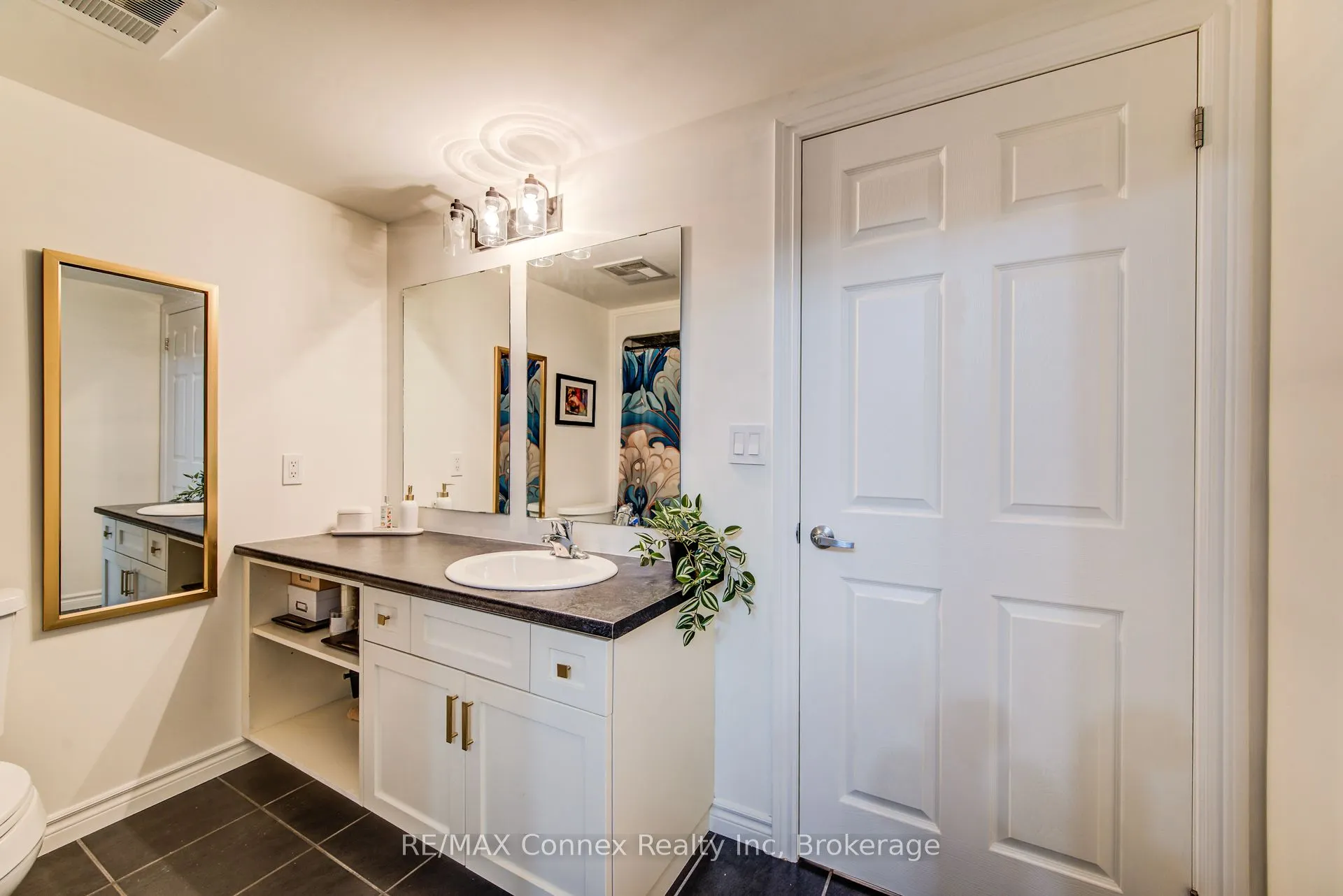 245 Scotland Street, #214