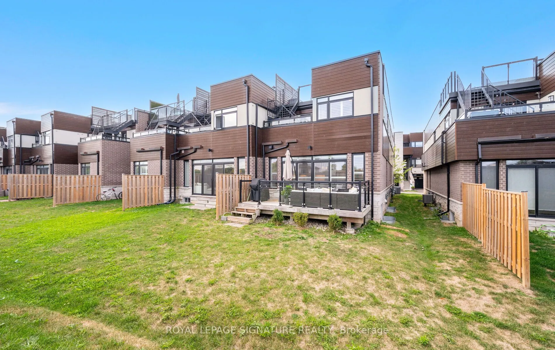 35 Midhurst Heights, #22