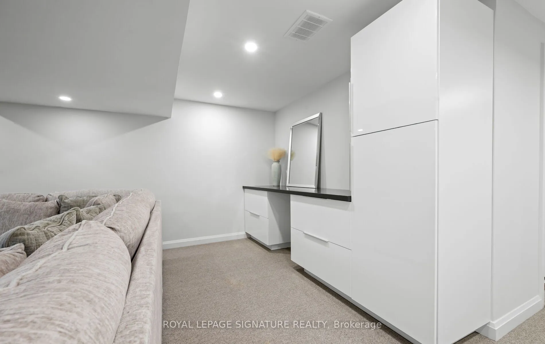 35 Midhurst Heights, #22
