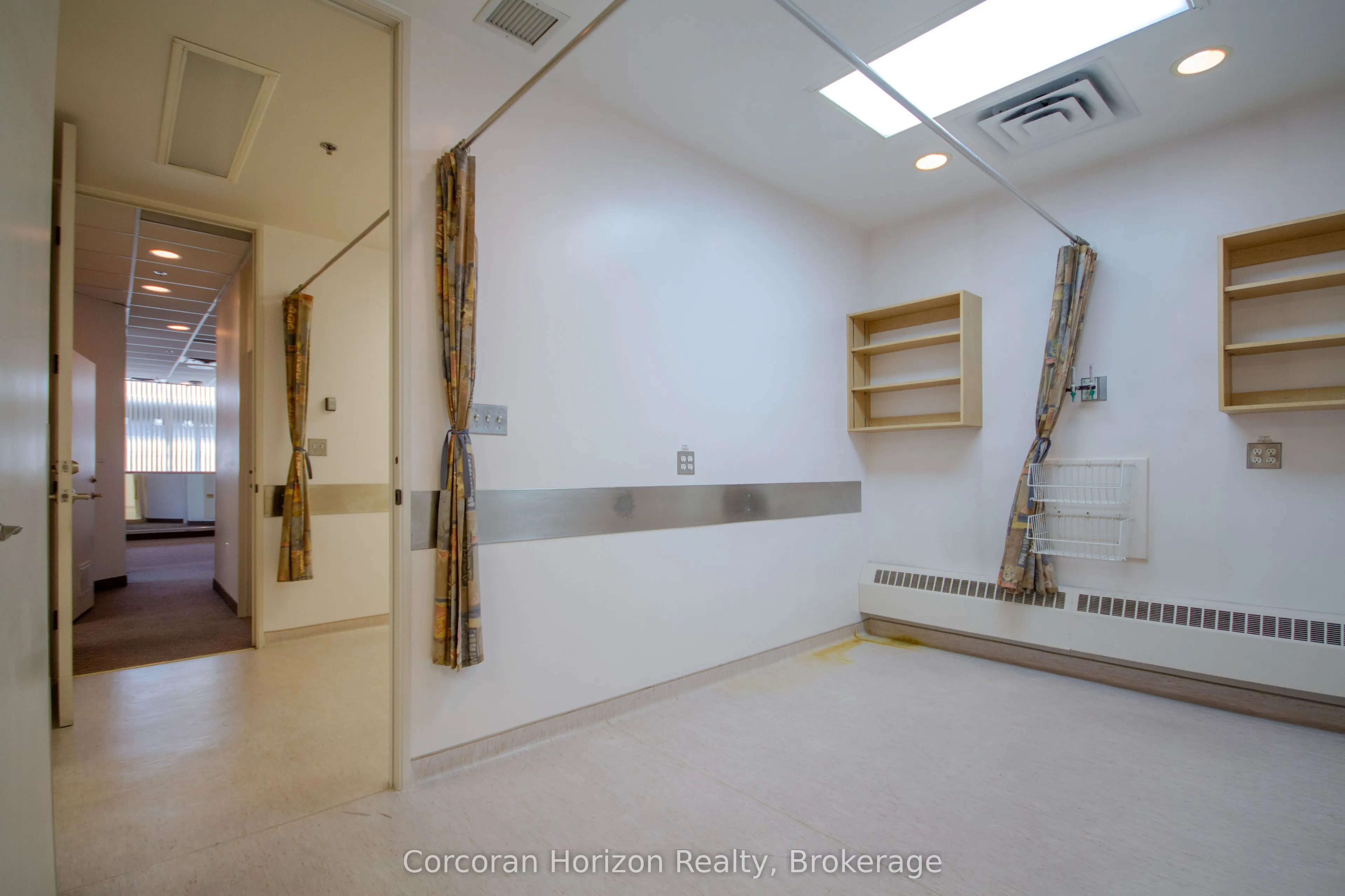 200 JAMES Street S, #101
