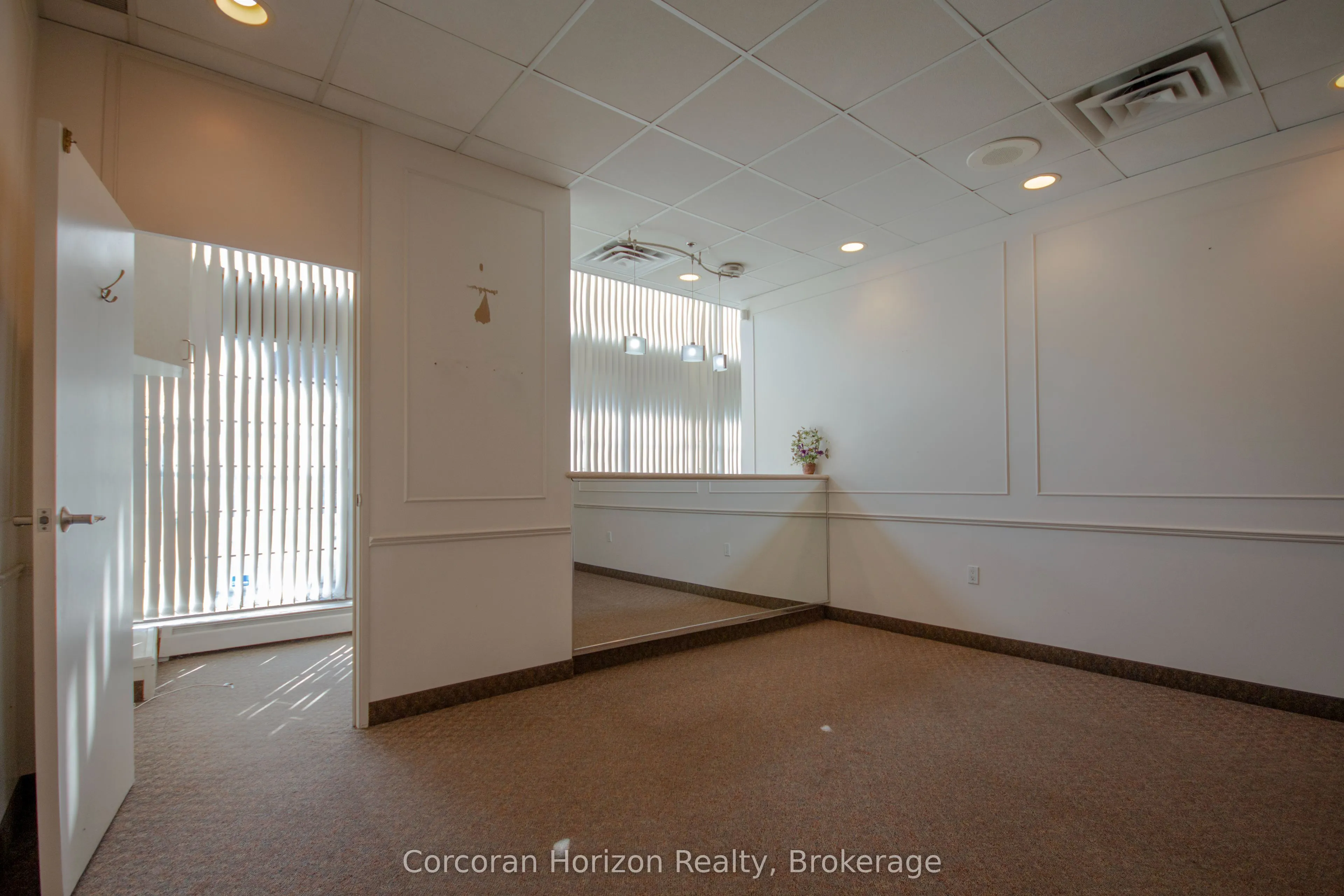 200 JAMES Street S, #101