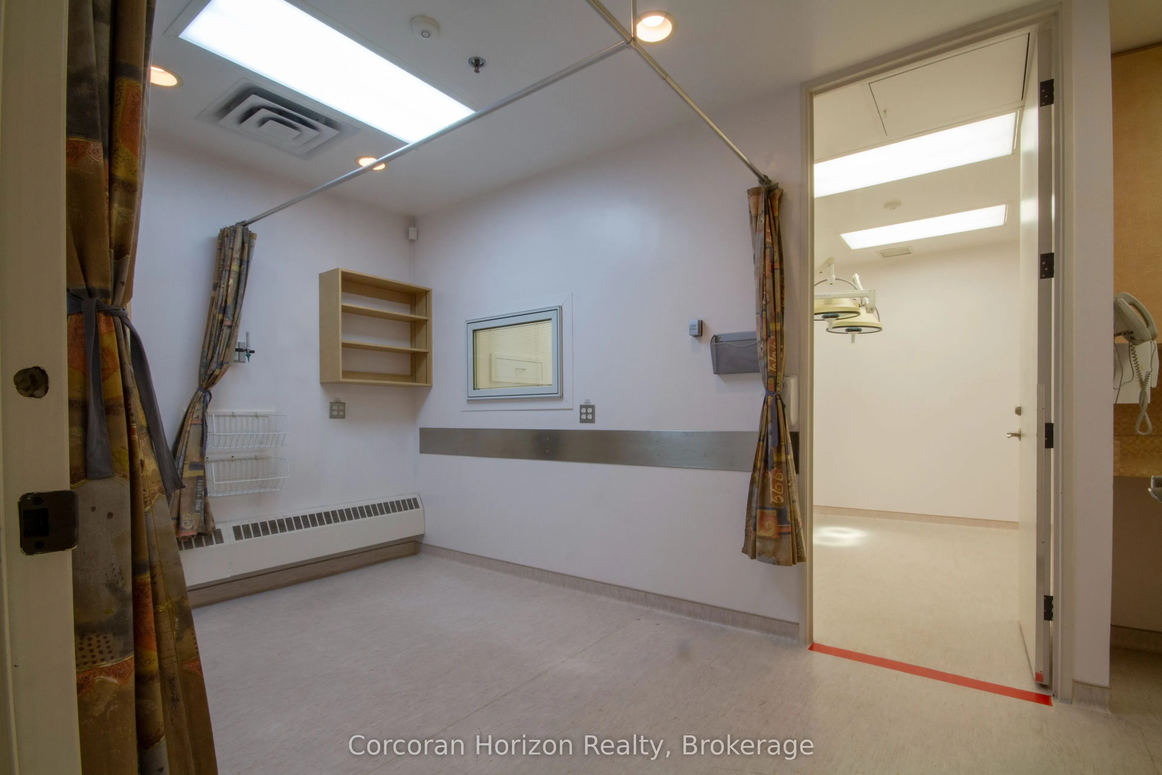 200 JAMES Street S, #101