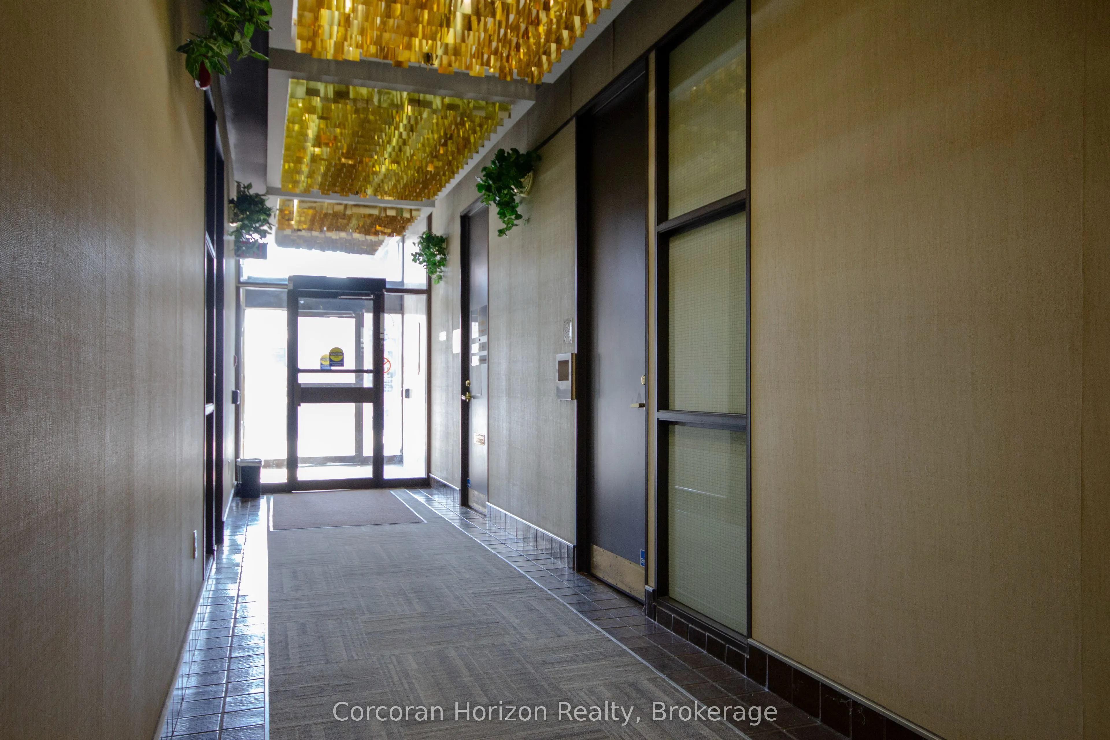 200 JAMES Street S, #101