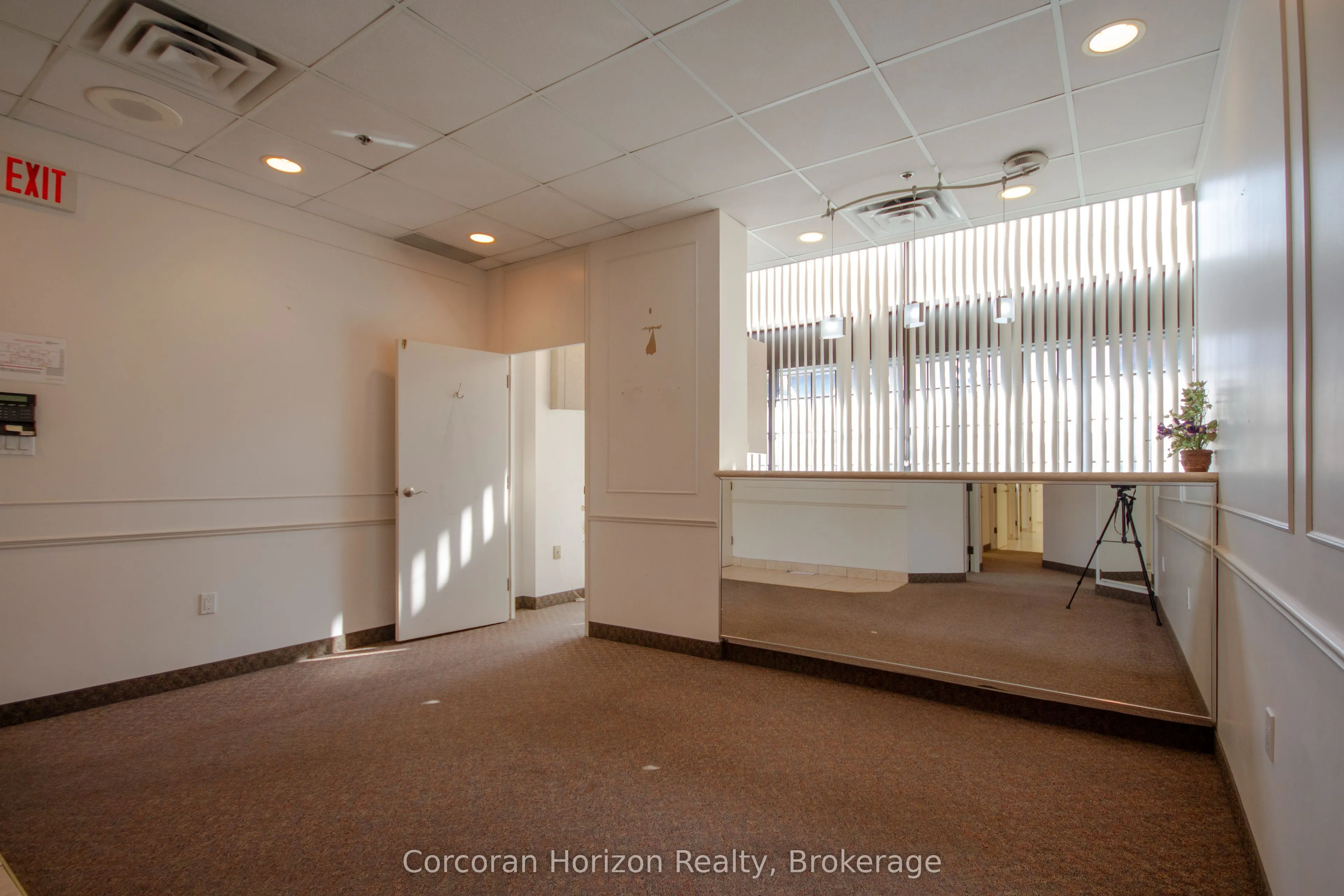 200 JAMES Street S, #101