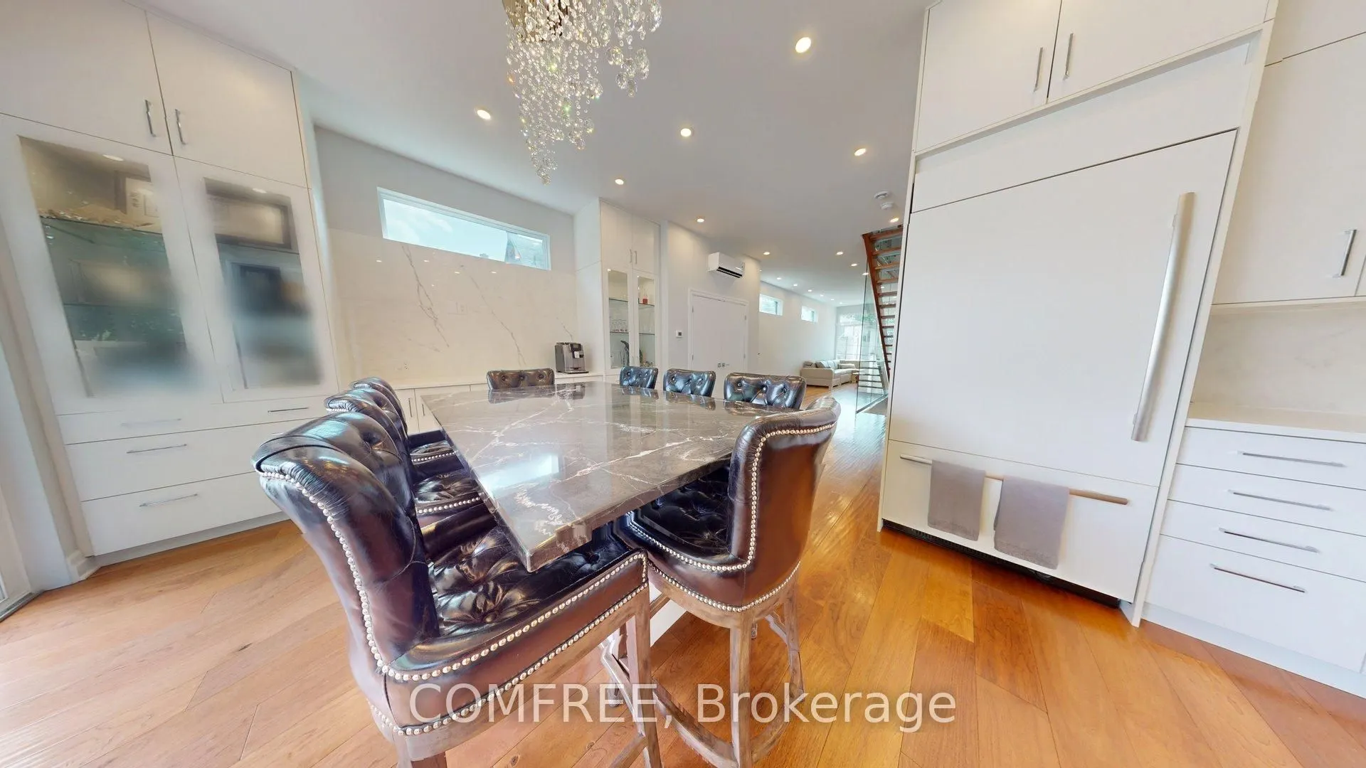 111 Sherbrooke Avenue