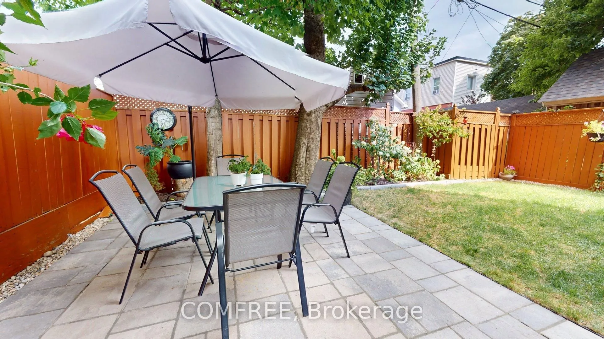 111 Sherbrooke Avenue