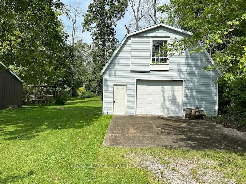 2431 Lakeshore Road