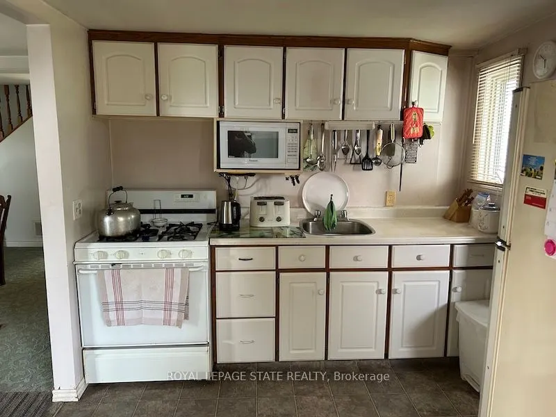 2431 Lakeshore Road