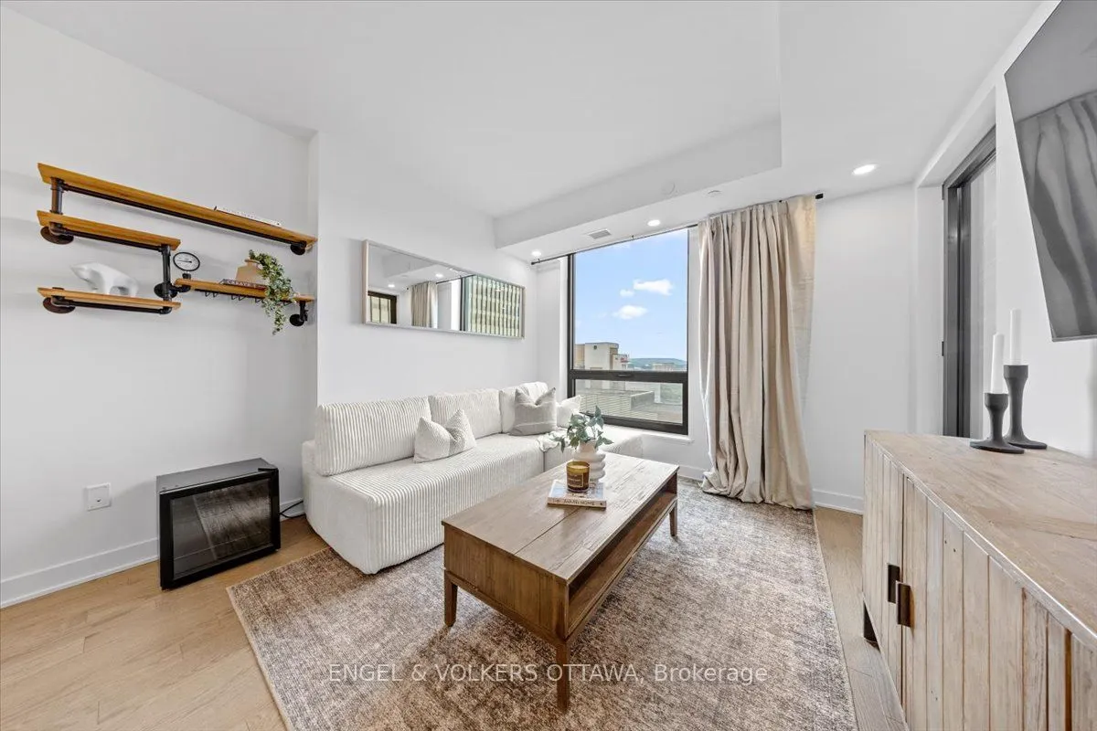 340 Queen Street, #1704