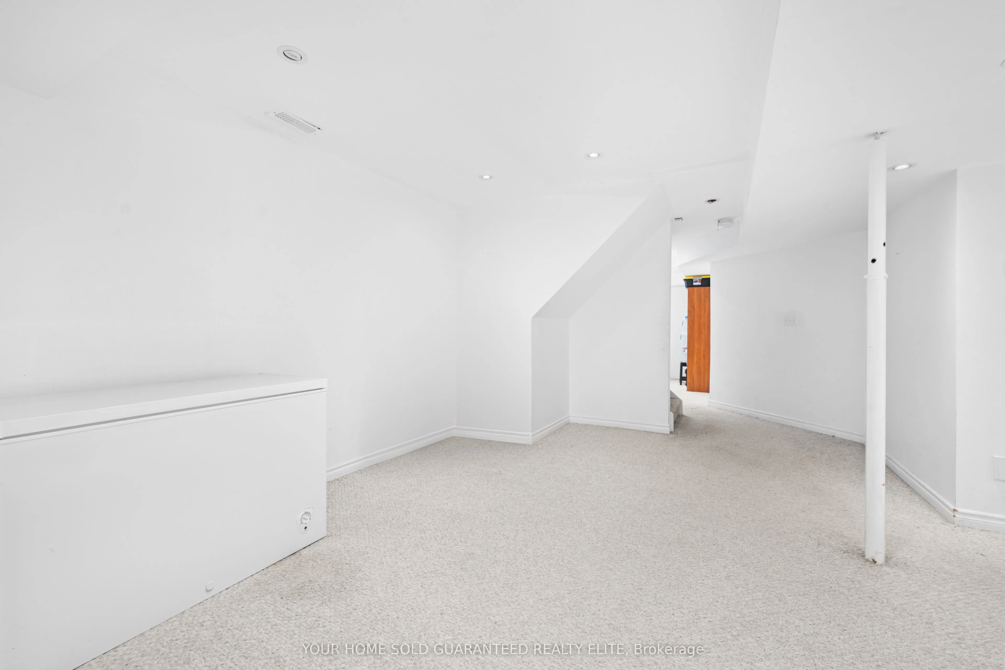 1 Hillcroft Drive