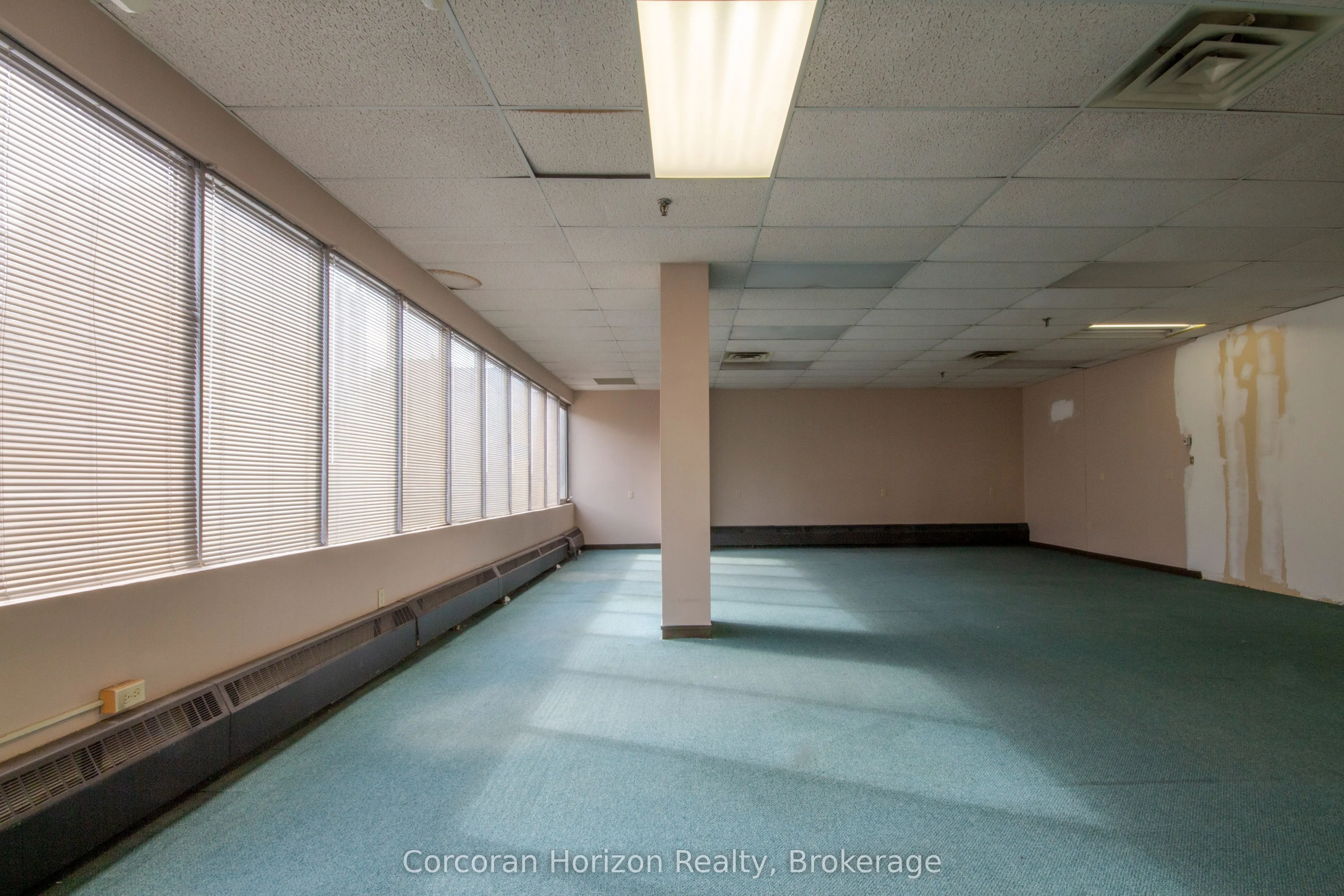 200 JAMES Street S, #206