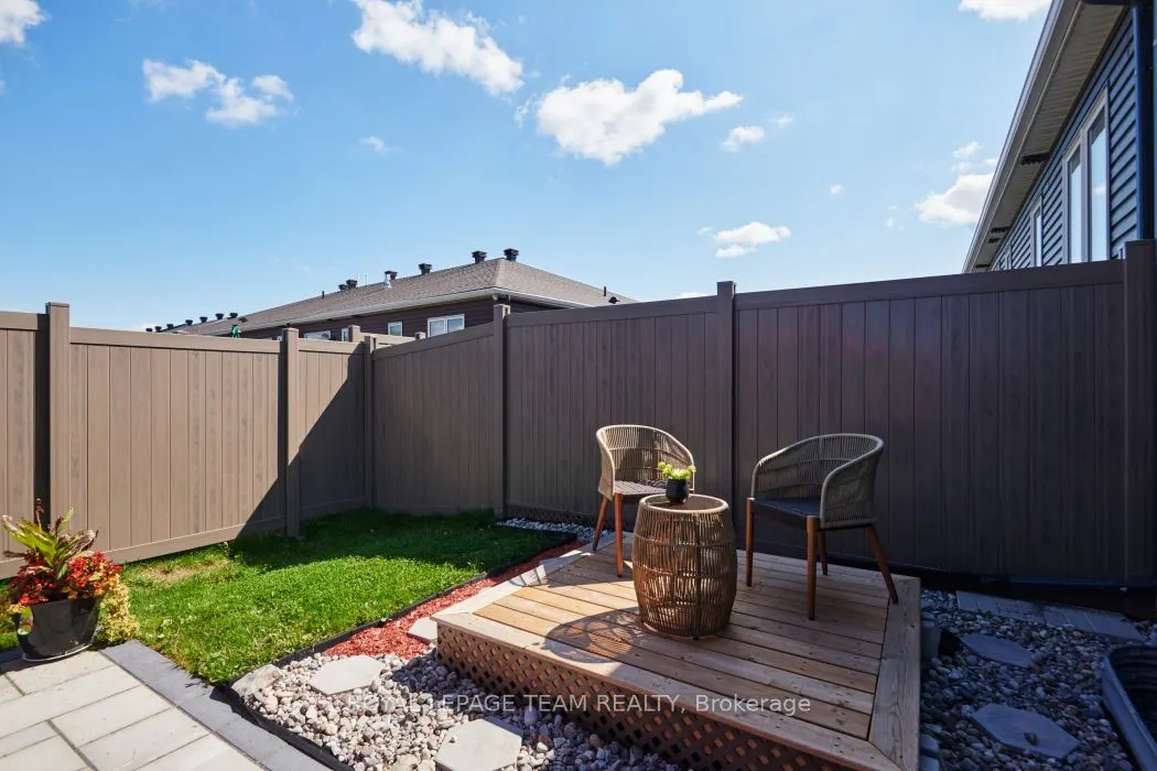818 Companion Crescent