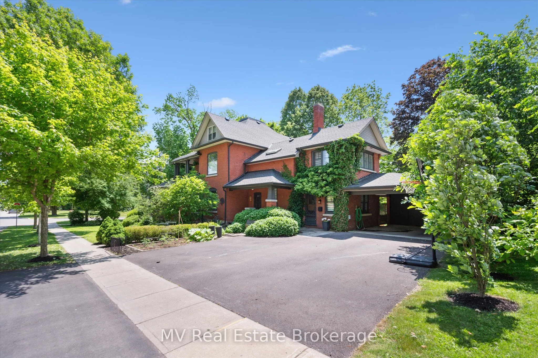 94 Colborne Street