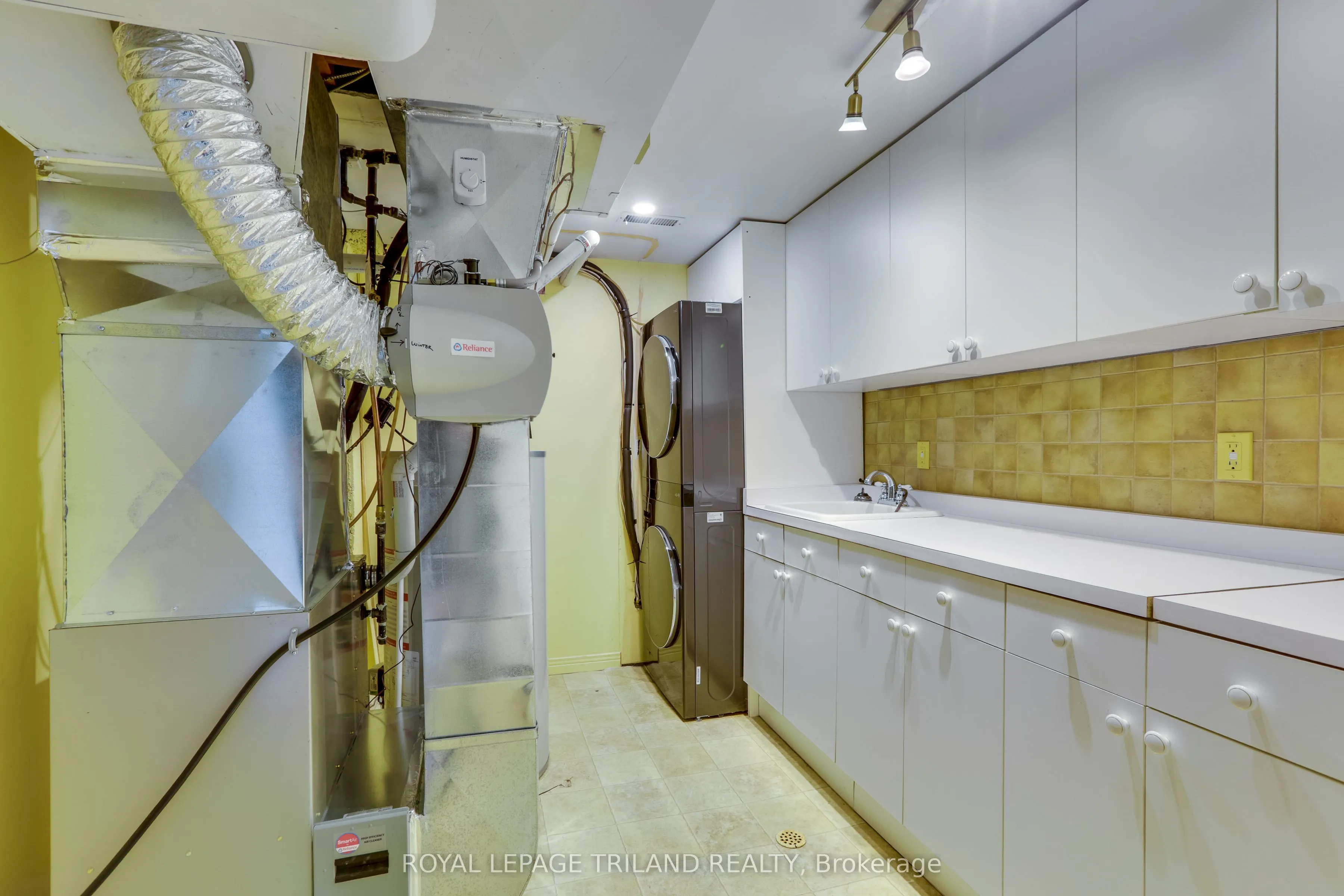 703 Windermere Road, #11
