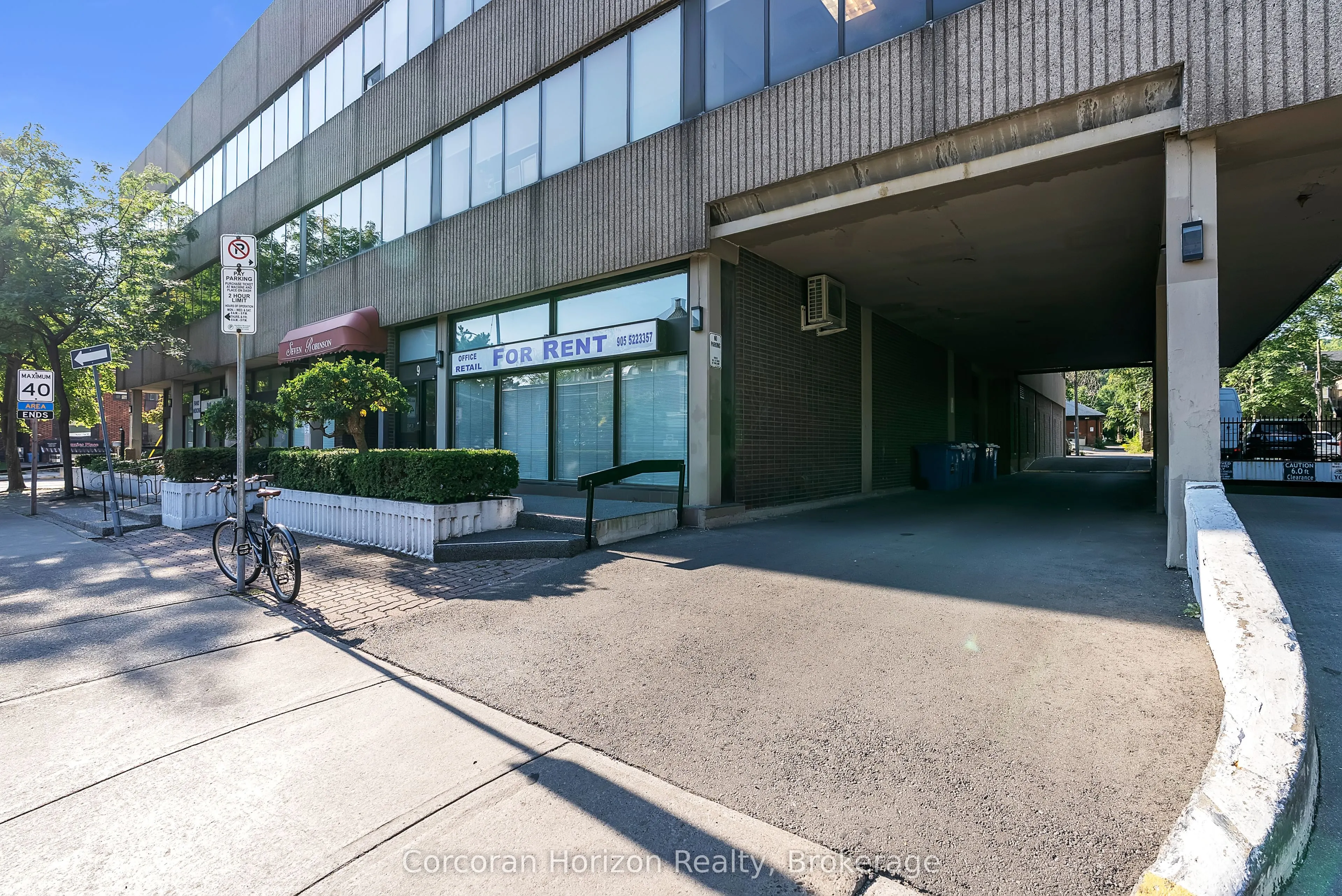 200 JAMES Street S, #9 Robinson