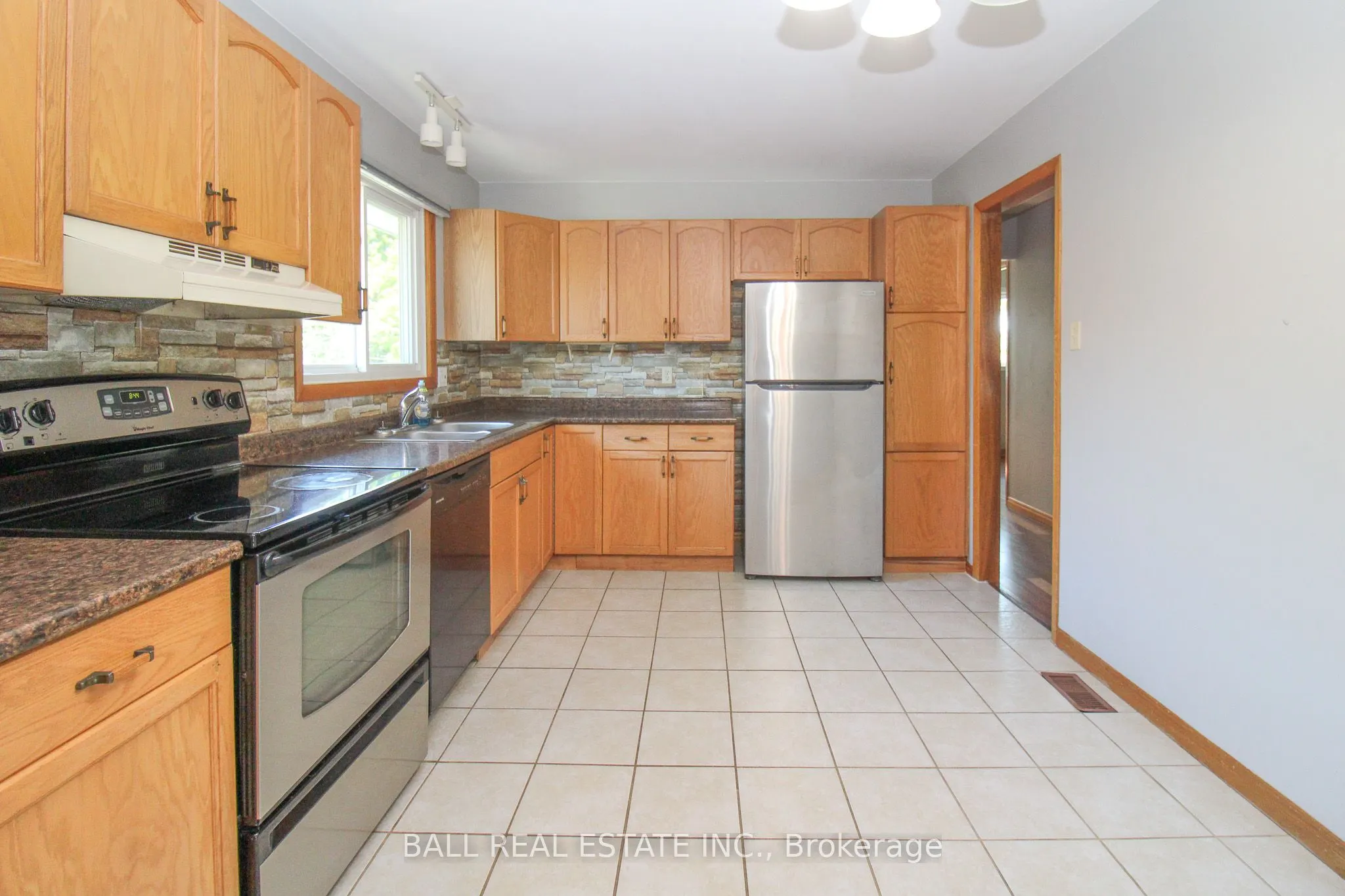 885 Stewart Drive