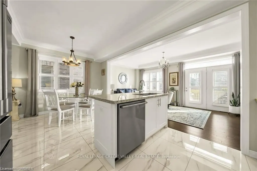87 Westfield Crescent