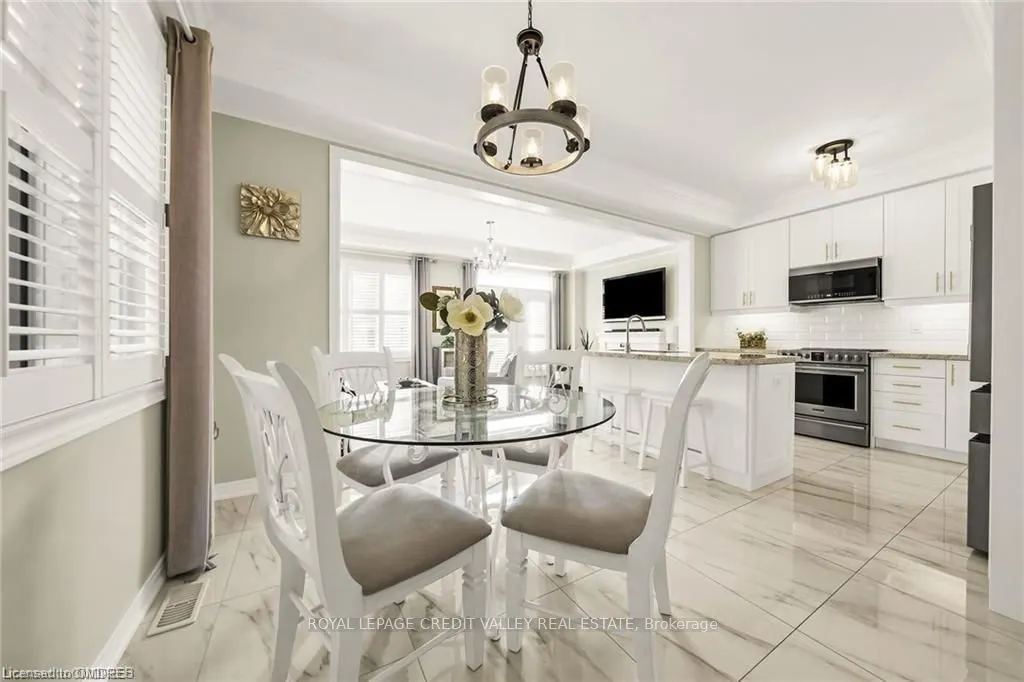 87 Westfield Crescent