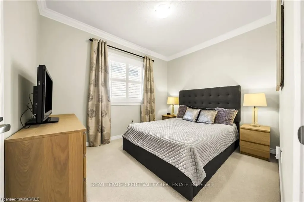 87 Westfield Crescent