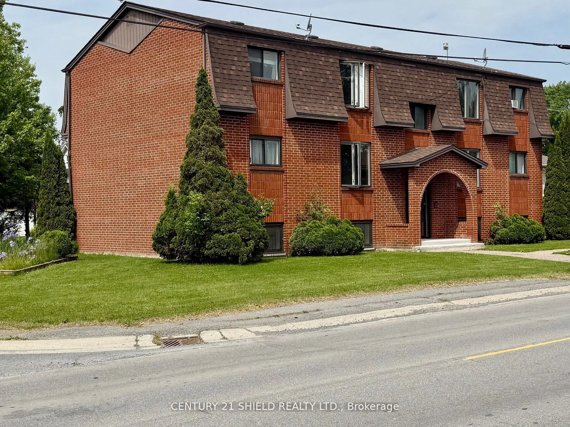 124 Military Road N